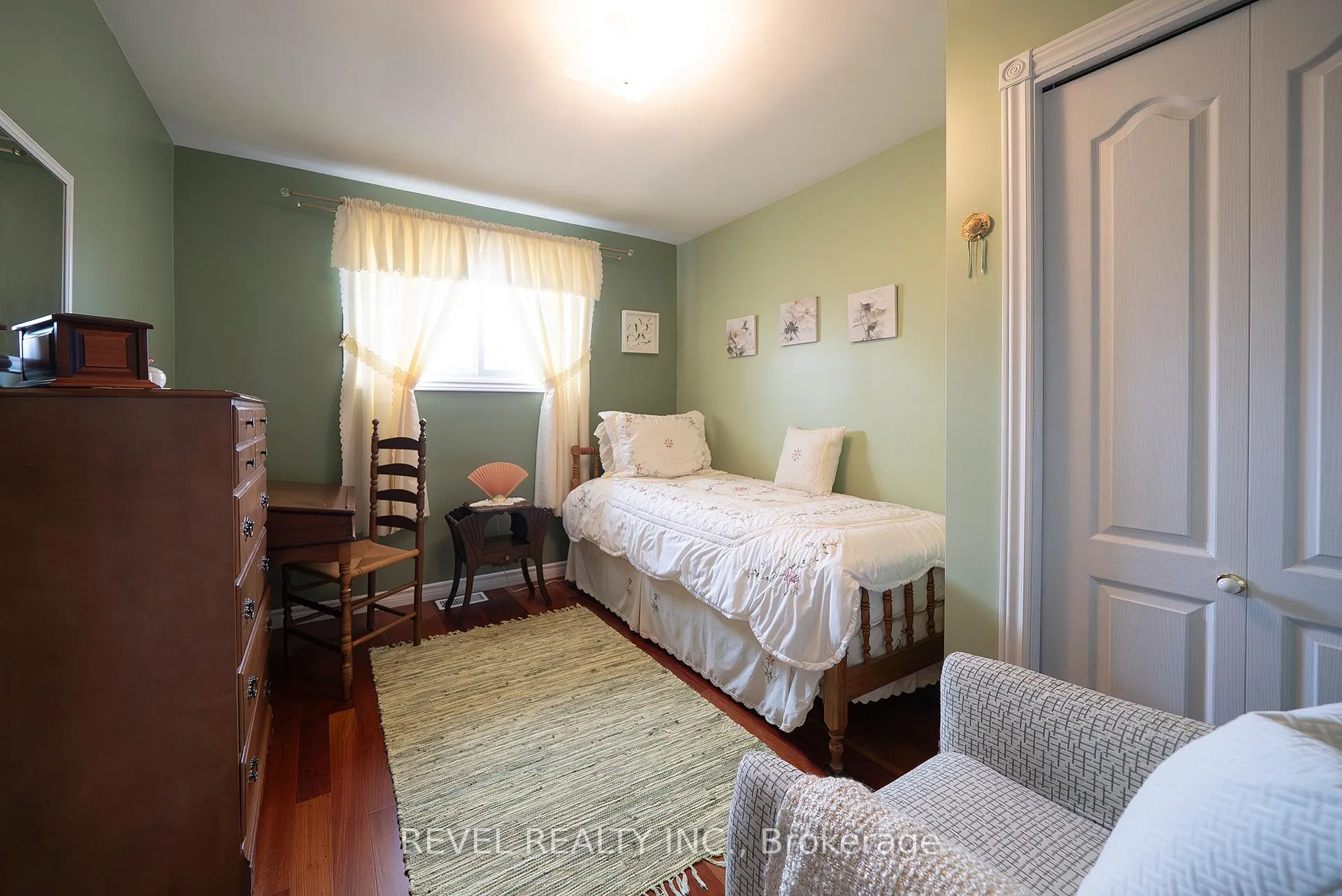 Photo 22 of 45 Clench Avenue, Brantford — HOMEH