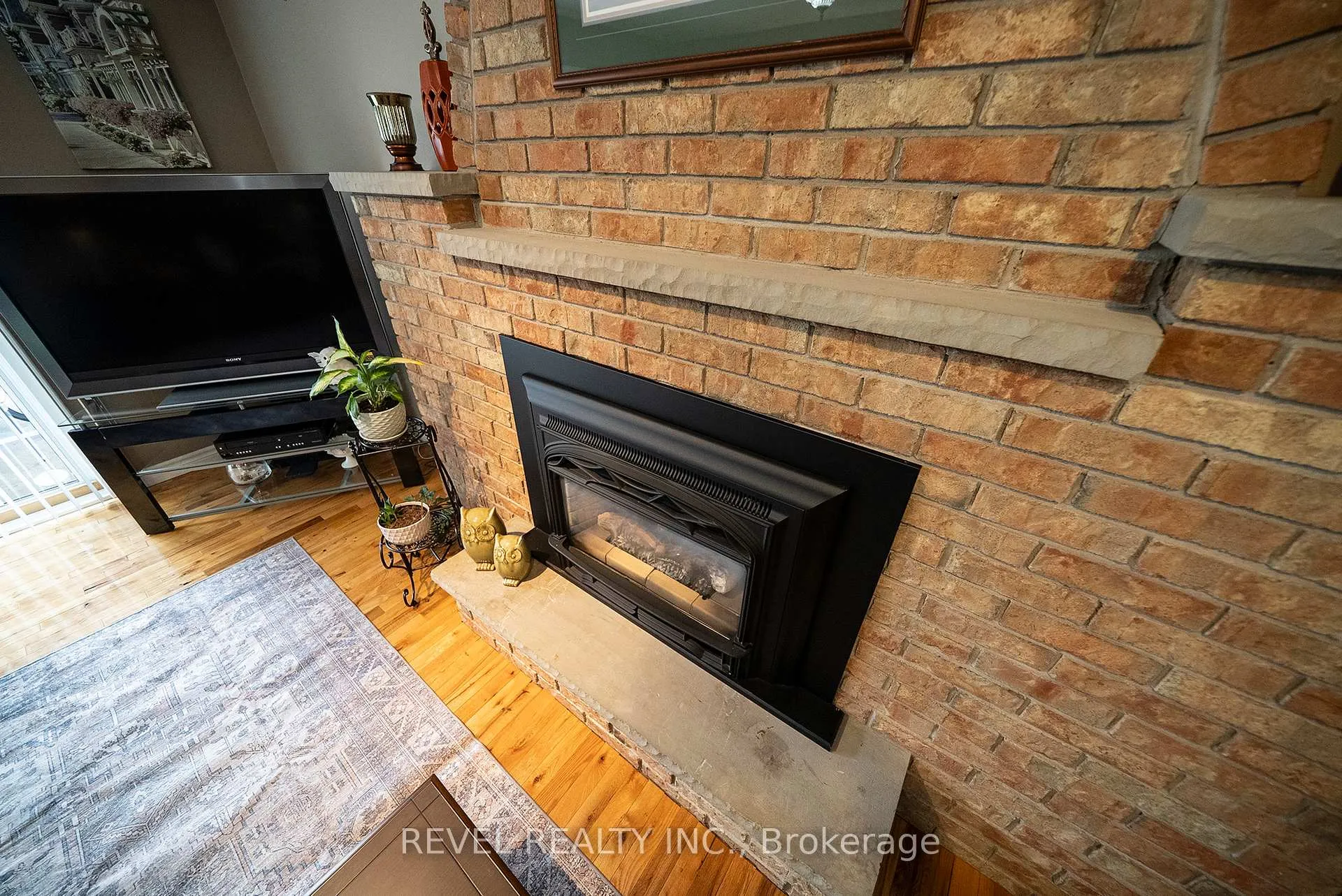 Photo 26 of 45 Clench Avenue, Brantford — HOMEH