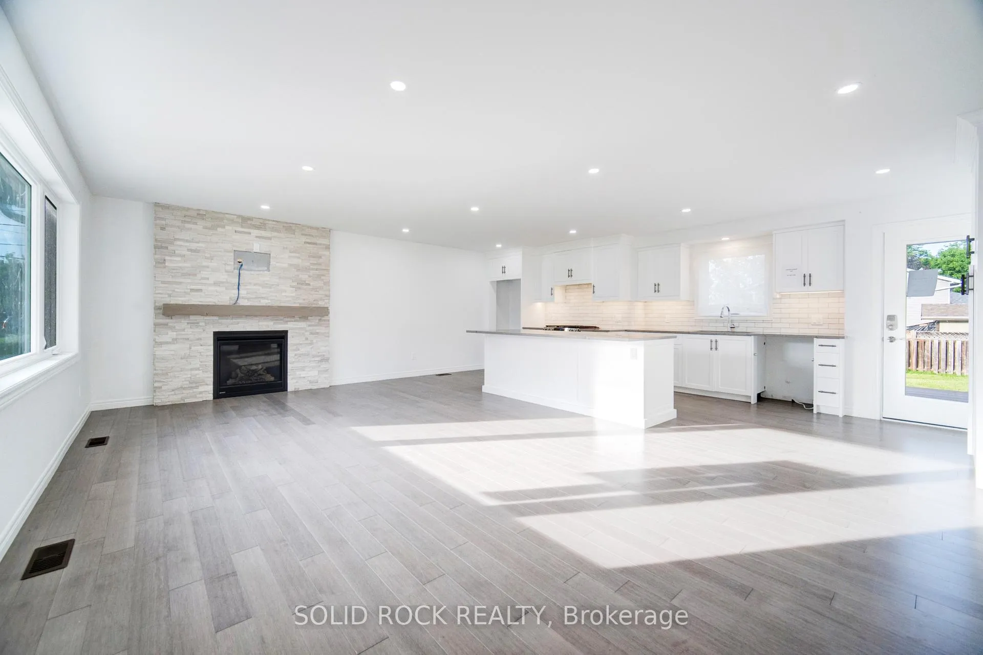 Photo 5 of 25 Patterson Avenue, Brantford, Echo Place — HOMEH