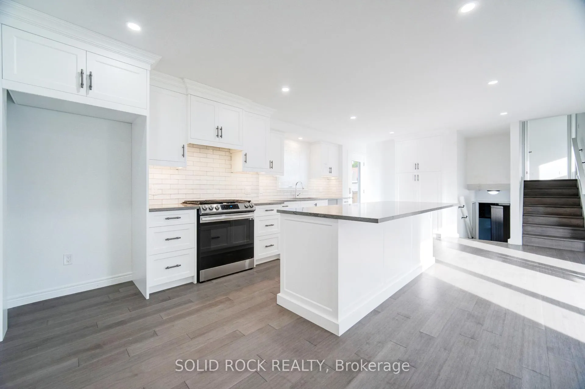 Photo 9 of 25 Patterson Avenue, Brantford, Echo Place — HOMEH