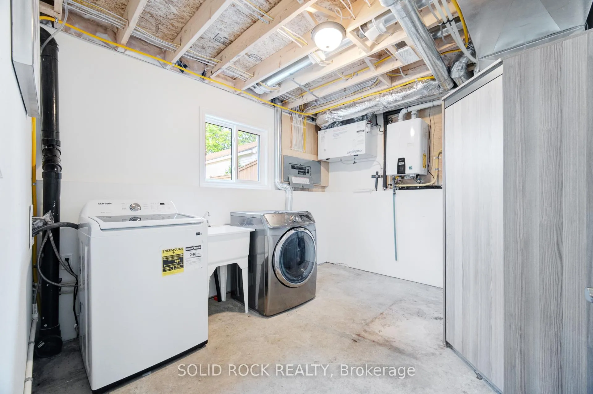 Photo 13 of 25 Patterson Avenue, Brantford, Echo Place — HOMEH
