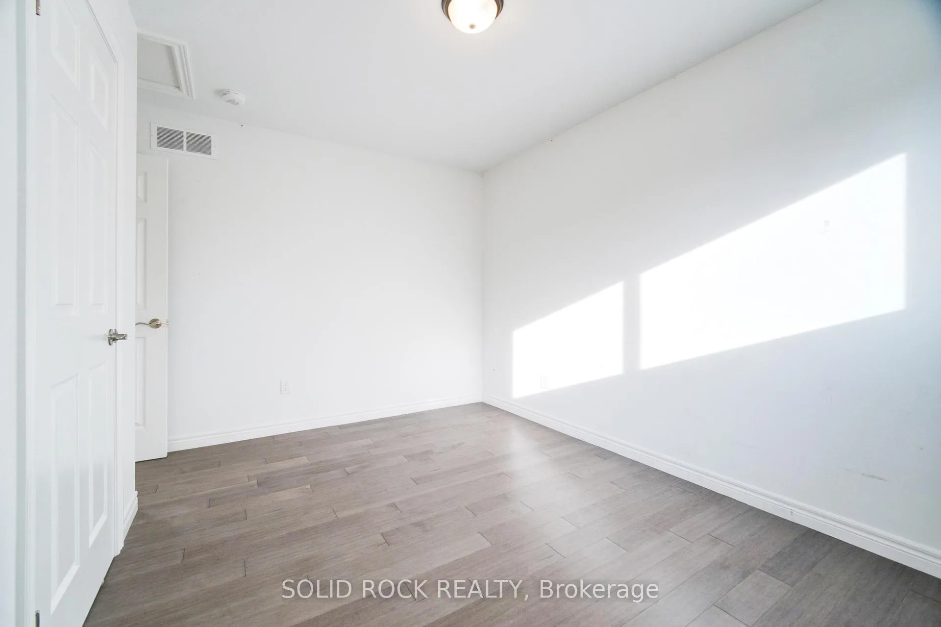 Photo 22 of 25 Patterson Avenue, Brantford, Echo Place — HOMEH