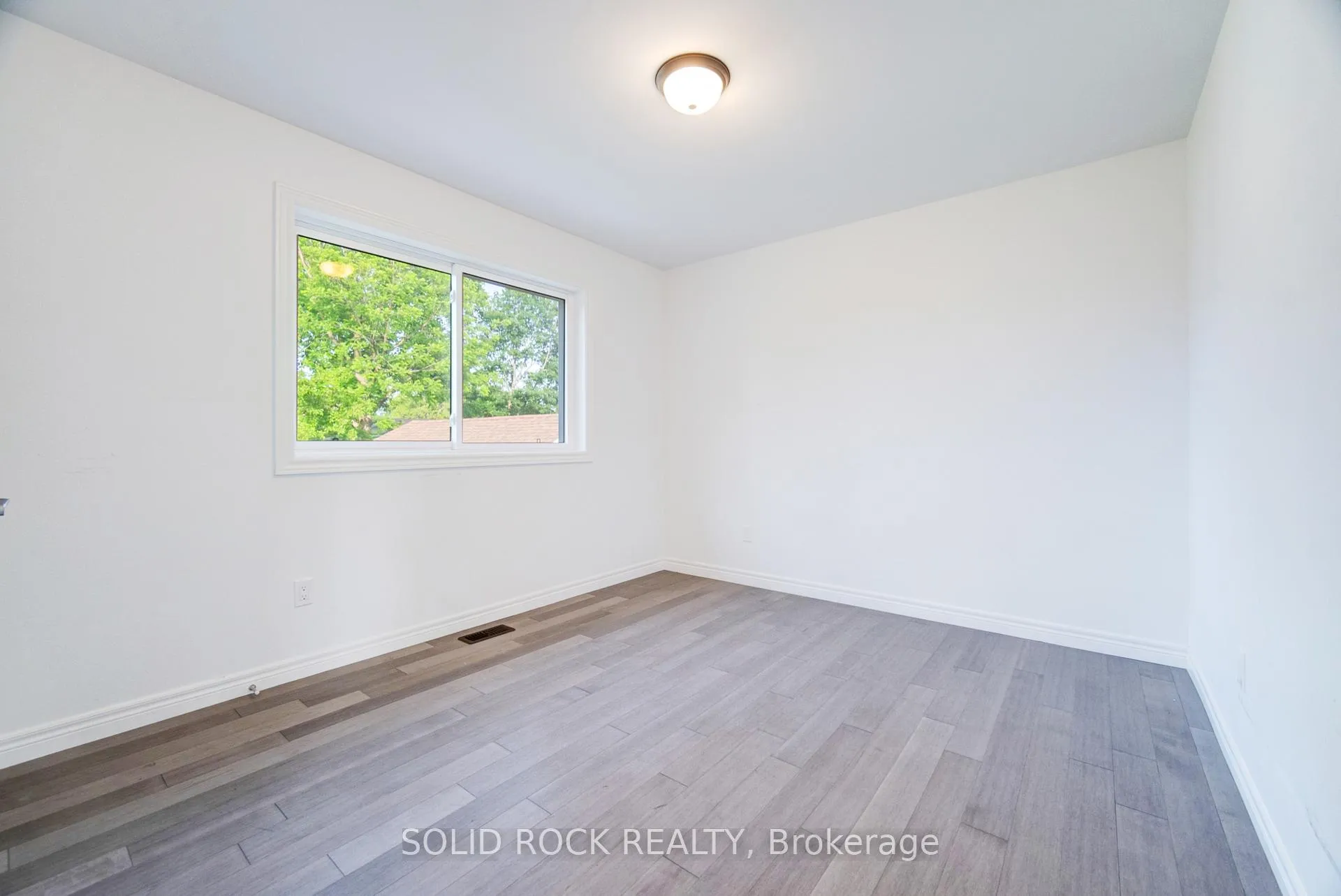 Photo 23 of 25 Patterson Avenue, Brantford, Echo Place — HOMEH