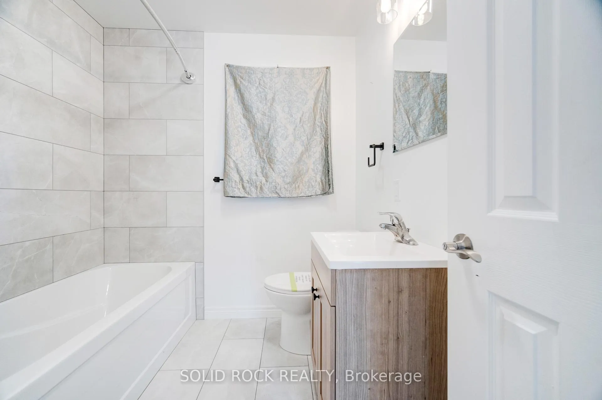 Photo 25 of 25 Patterson Avenue, Brantford, Echo Place — HOMEH