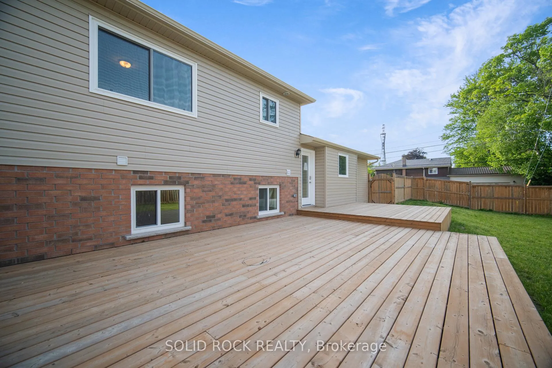 Photo 27 of 25 Patterson Avenue, Brantford, Echo Place — HOMEH