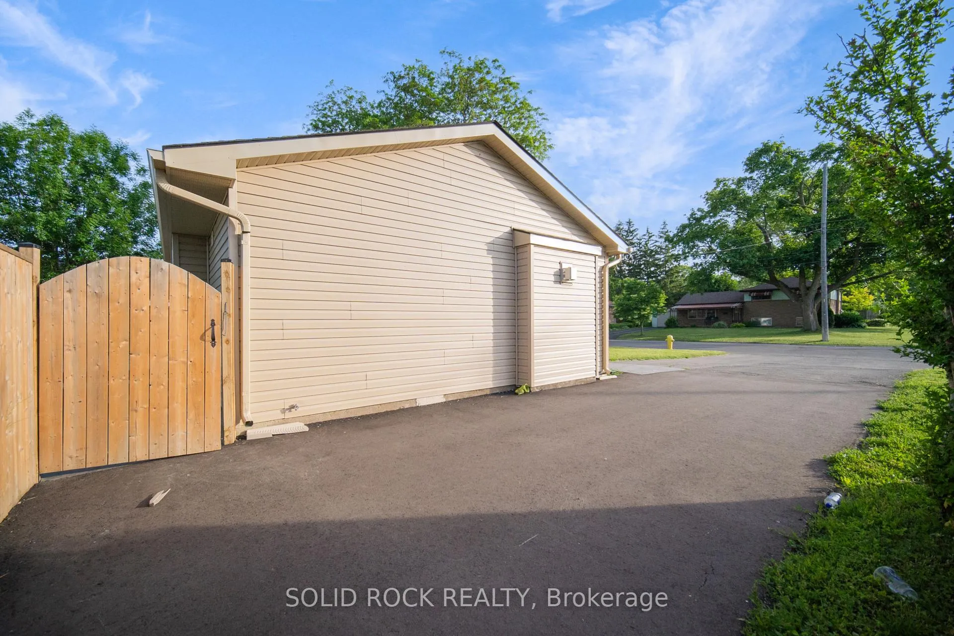 Photo 33 of 25 Patterson Avenue, Brantford, Echo Place — HOMEH