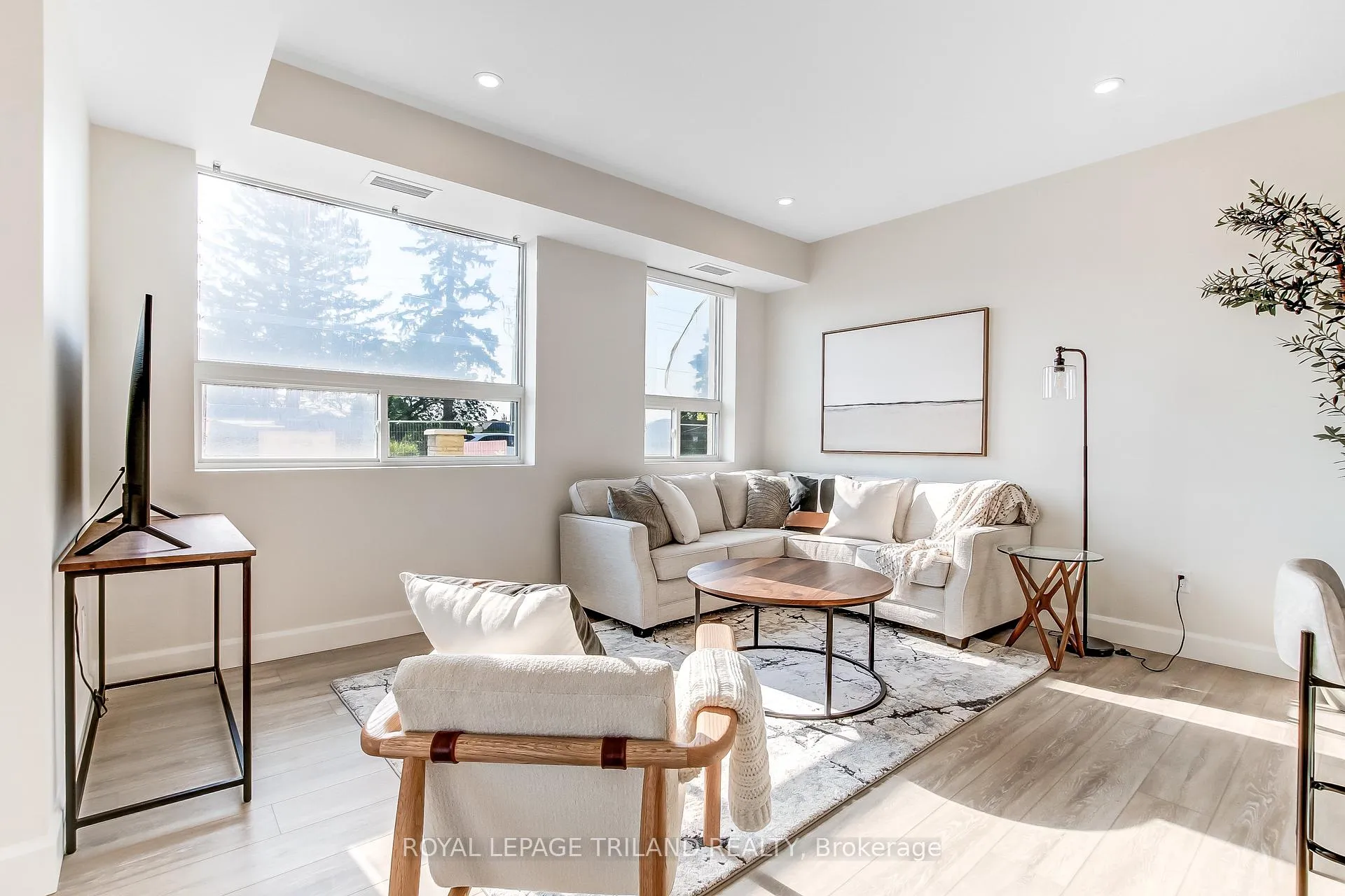 Photo 5 of Unit 203, 16 Compass Trail N, Central Elgin, Rural Central Elgin — HOMEH