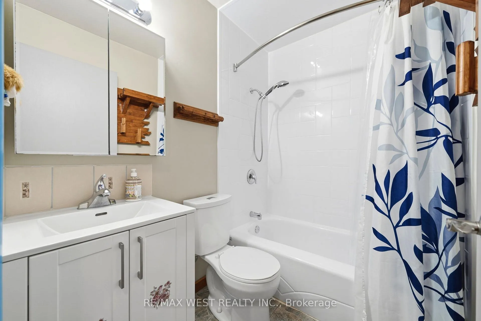 Photo 10 of 542310 Concession 14 Road, West Grey — HOMEH