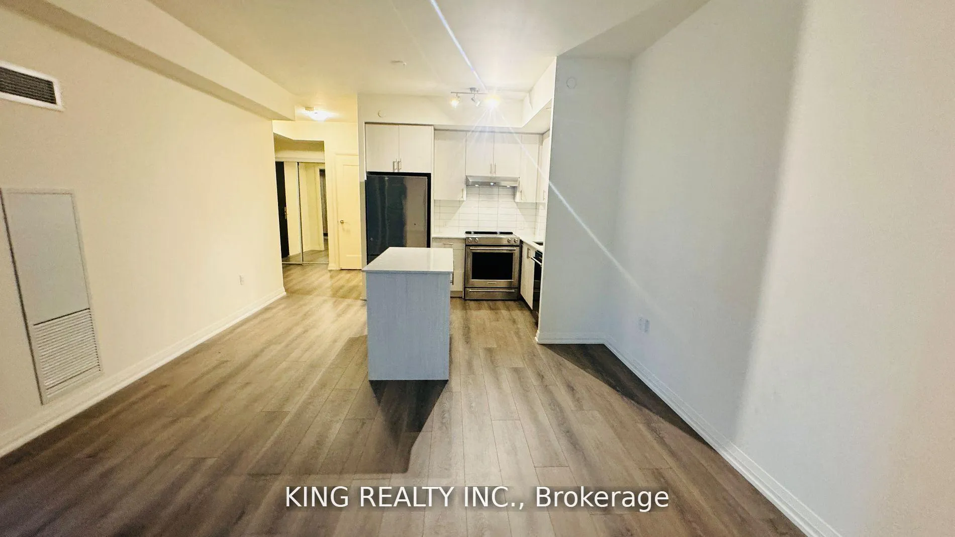 Photo 2 of Unit 420, 9000 Jane Street, Vaughan, Concord — HOMEH