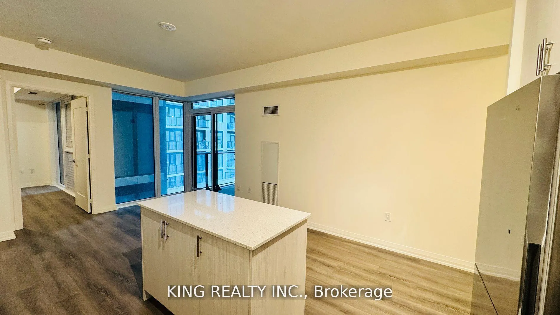 Photo 3 of Unit 420, 9000 Jane Street, Vaughan, Concord — HOMEH