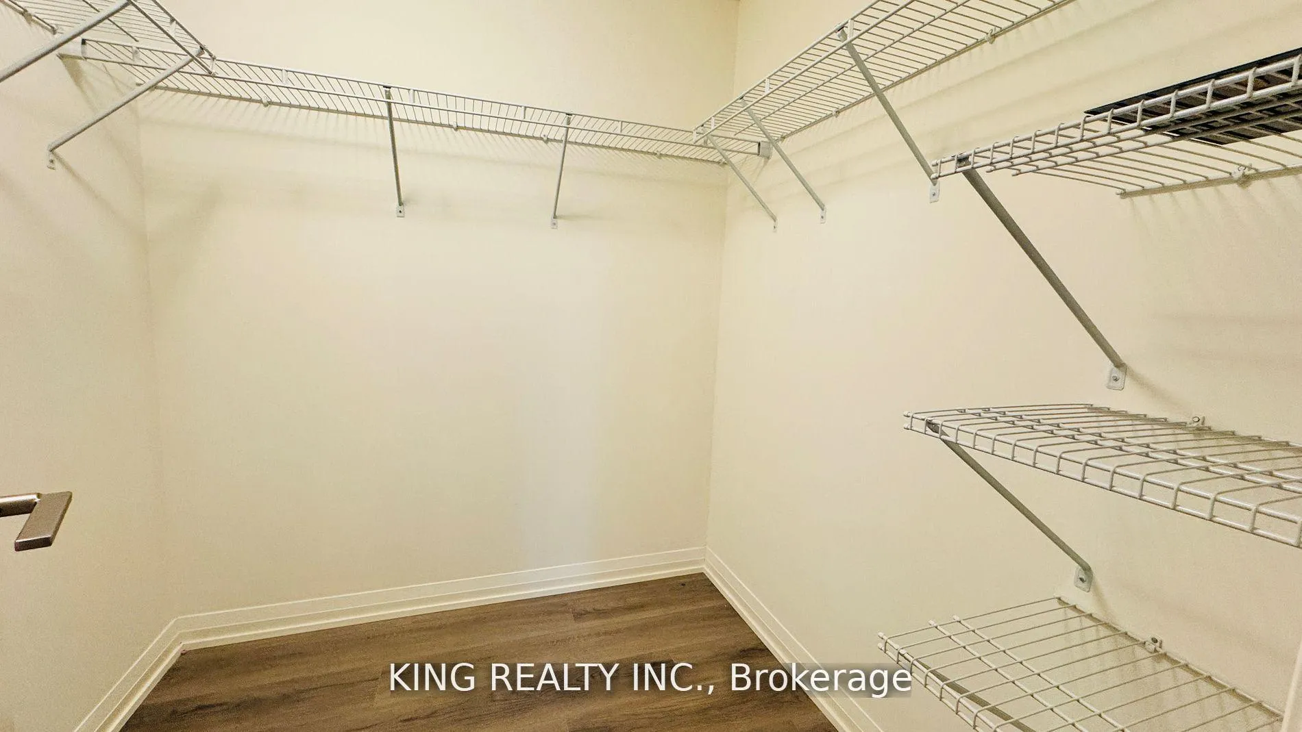 Photo 8 of Unit 420, 9000 Jane Street, Vaughan, Concord — HOMEH