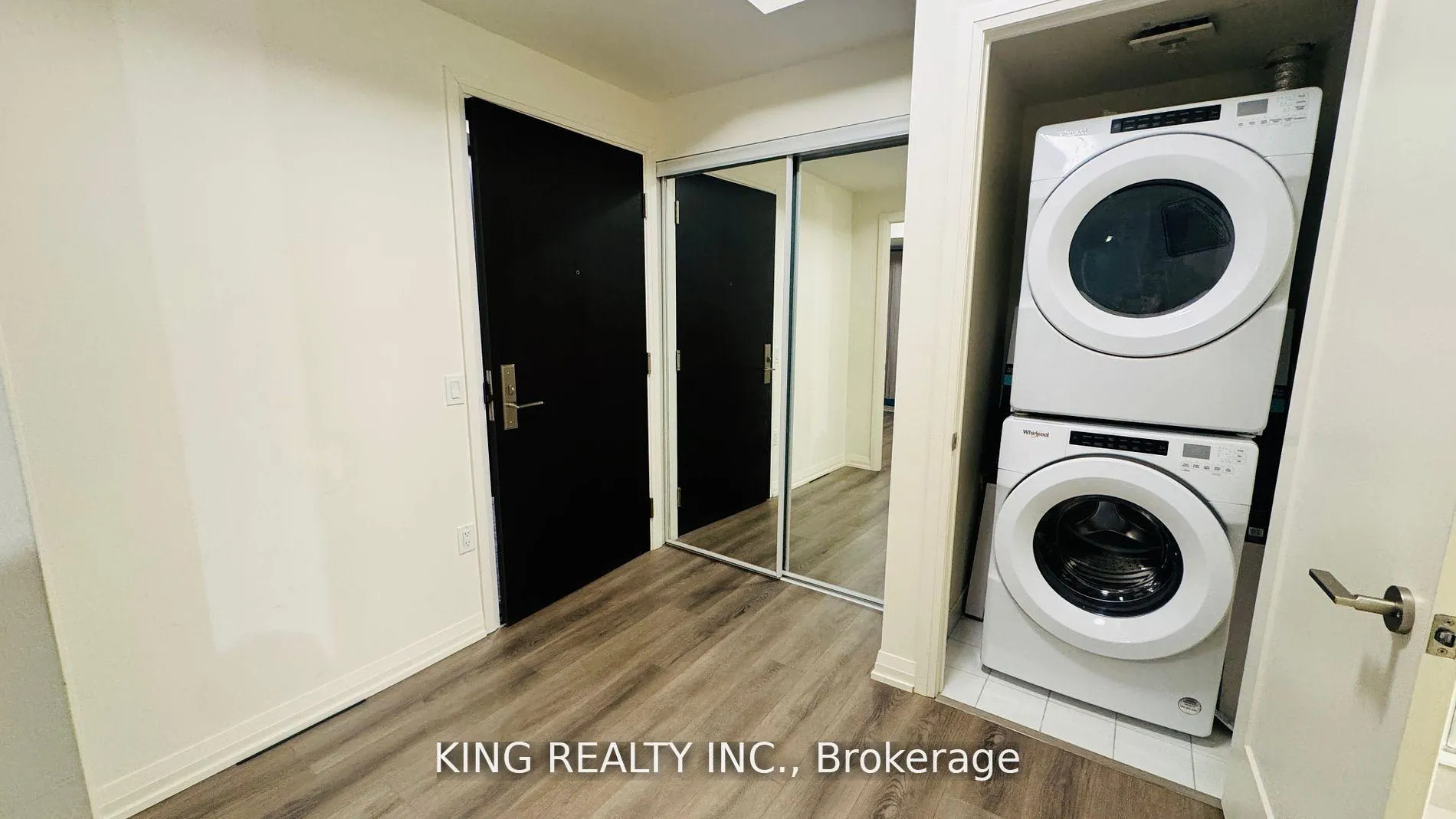 Photo 9 of Unit 420, 9000 Jane Street, Vaughan, Concord — HOMEH