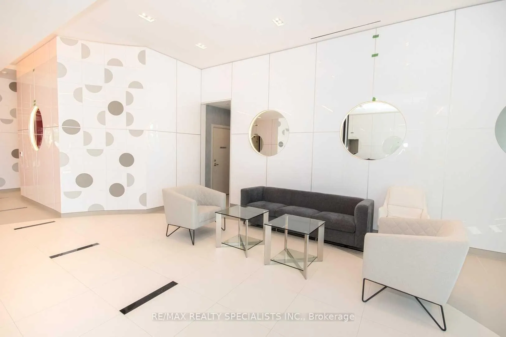 Photo 3 of Unit 813, 30 Meadowglen Place, Scarborough, Woburn — HOMEH