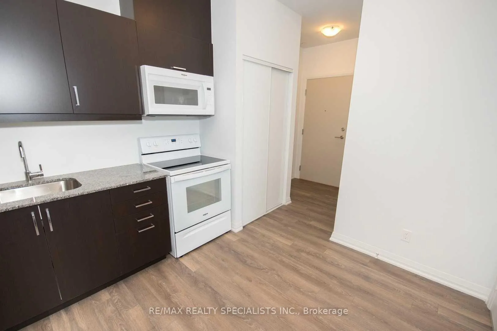Photo 6 of Unit 813, 30 Meadowglen Place, Scarborough, Woburn — HOMEH