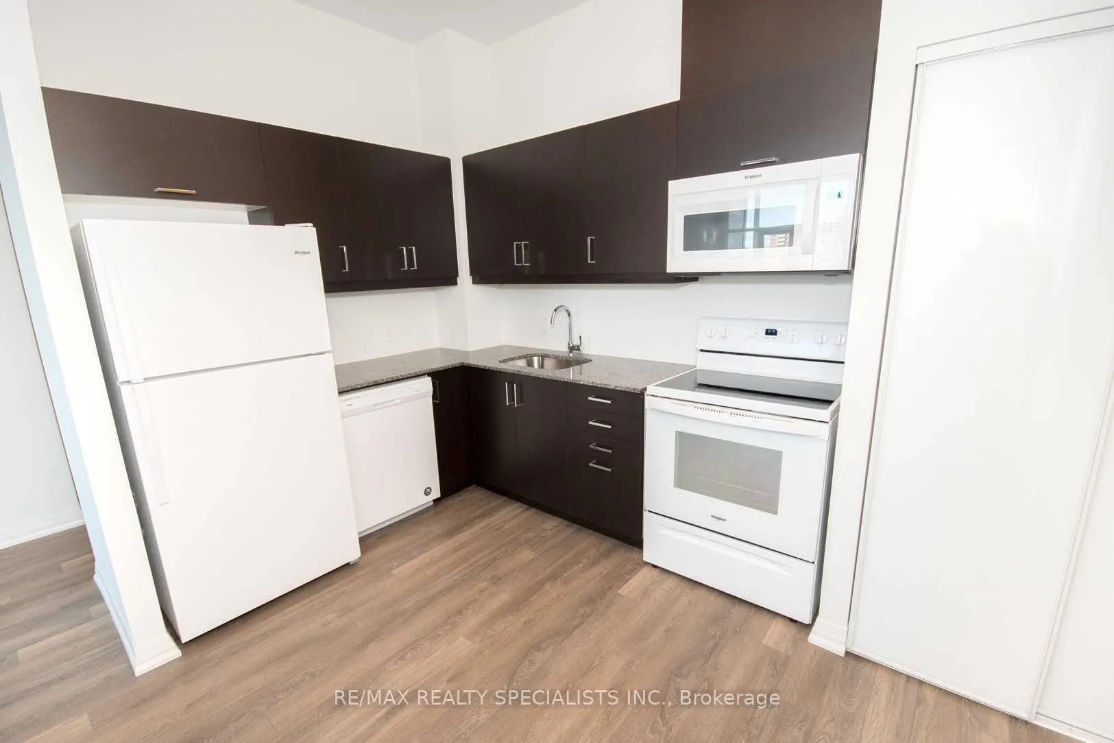 Photo 8 of Unit 813, 30 Meadowglen Place, Scarborough, Woburn — HOMEH