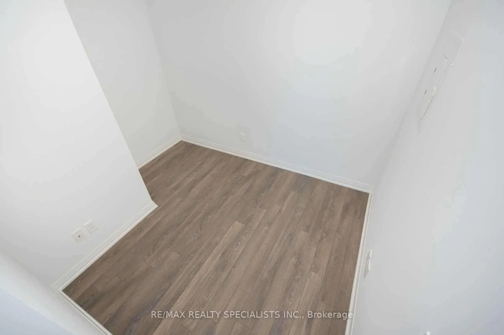 Photo 11 of Unit 813, 30 Meadowglen Place, Scarborough, Woburn — HOMEH