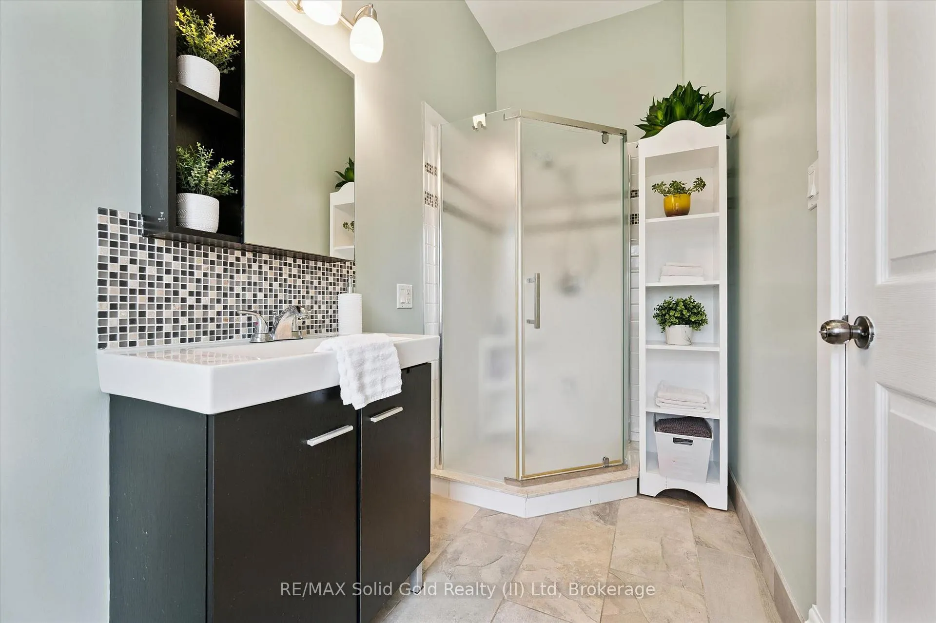Photo 18 of 15 Samuel Street, Kitchener — HOMEH