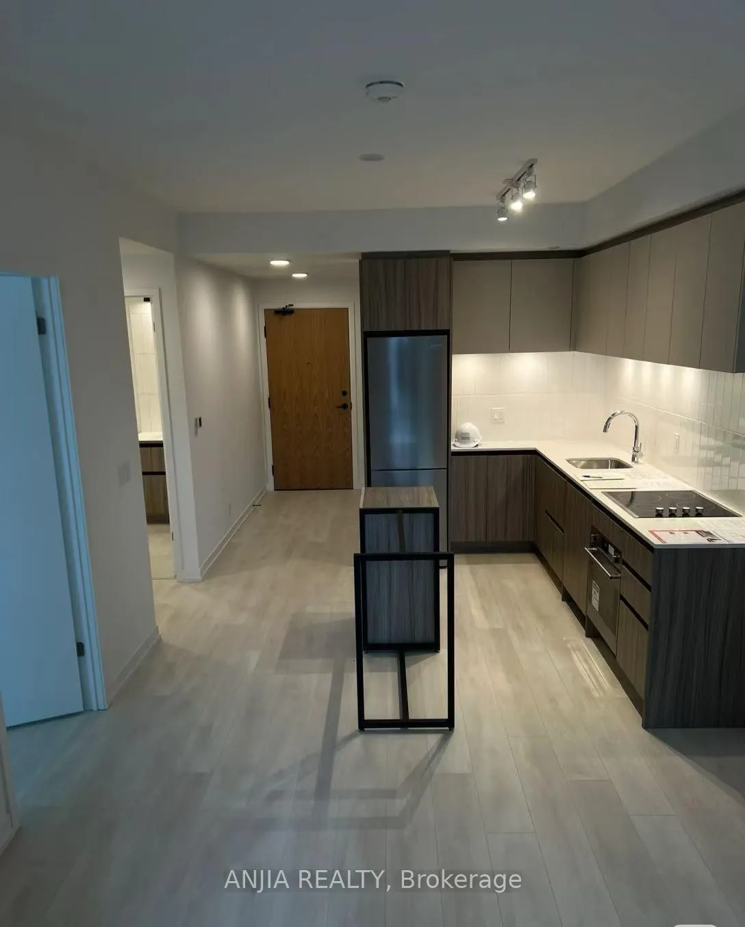 Photo 1 of Unit D420, 8 Beverley Glen Boulevard, Vaughan, Beverley Glen — HOMEH
