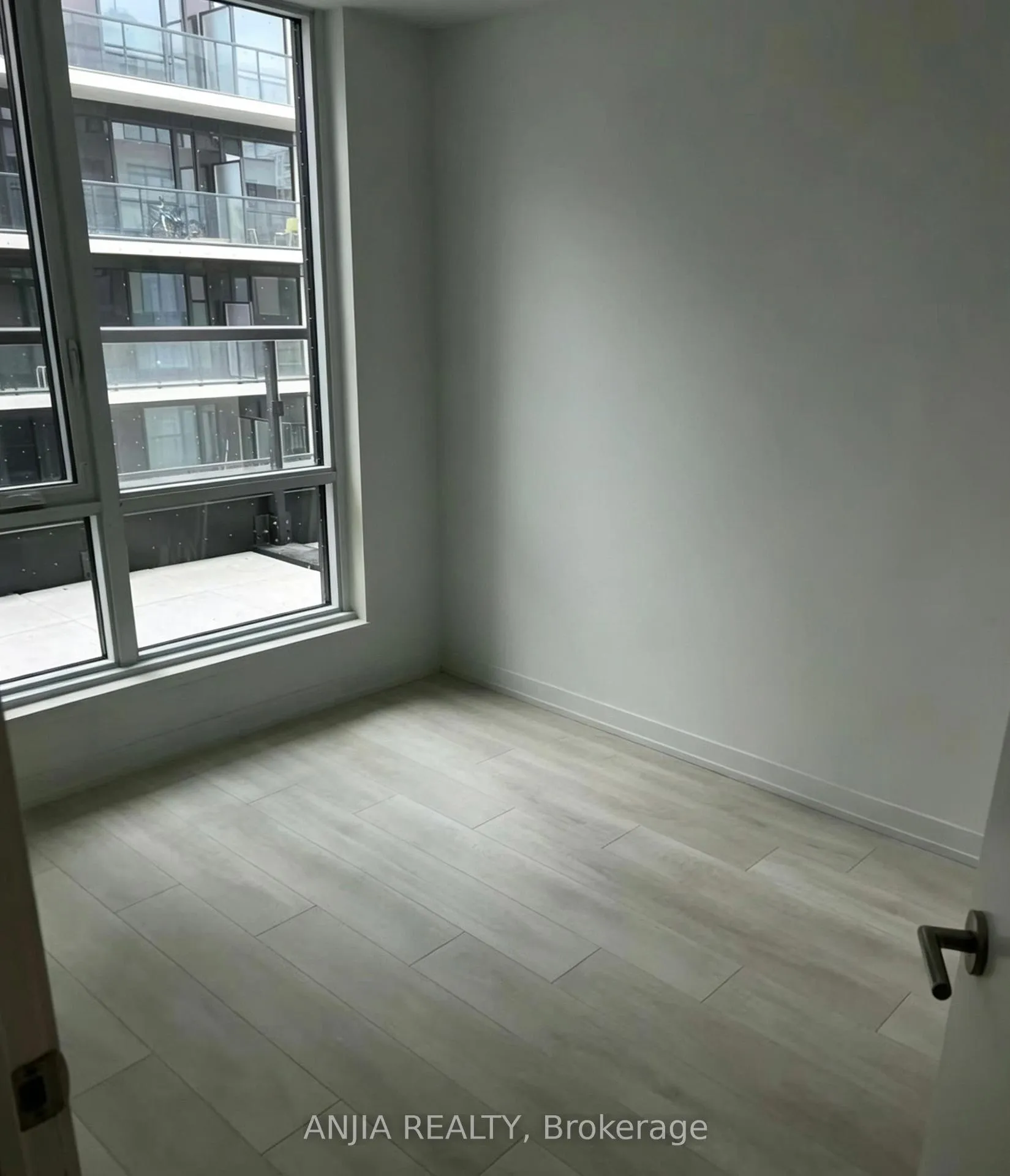 Photo 3 of Unit D420, 8 Beverley Glen Boulevard, Vaughan, Beverley Glen — HOMEH