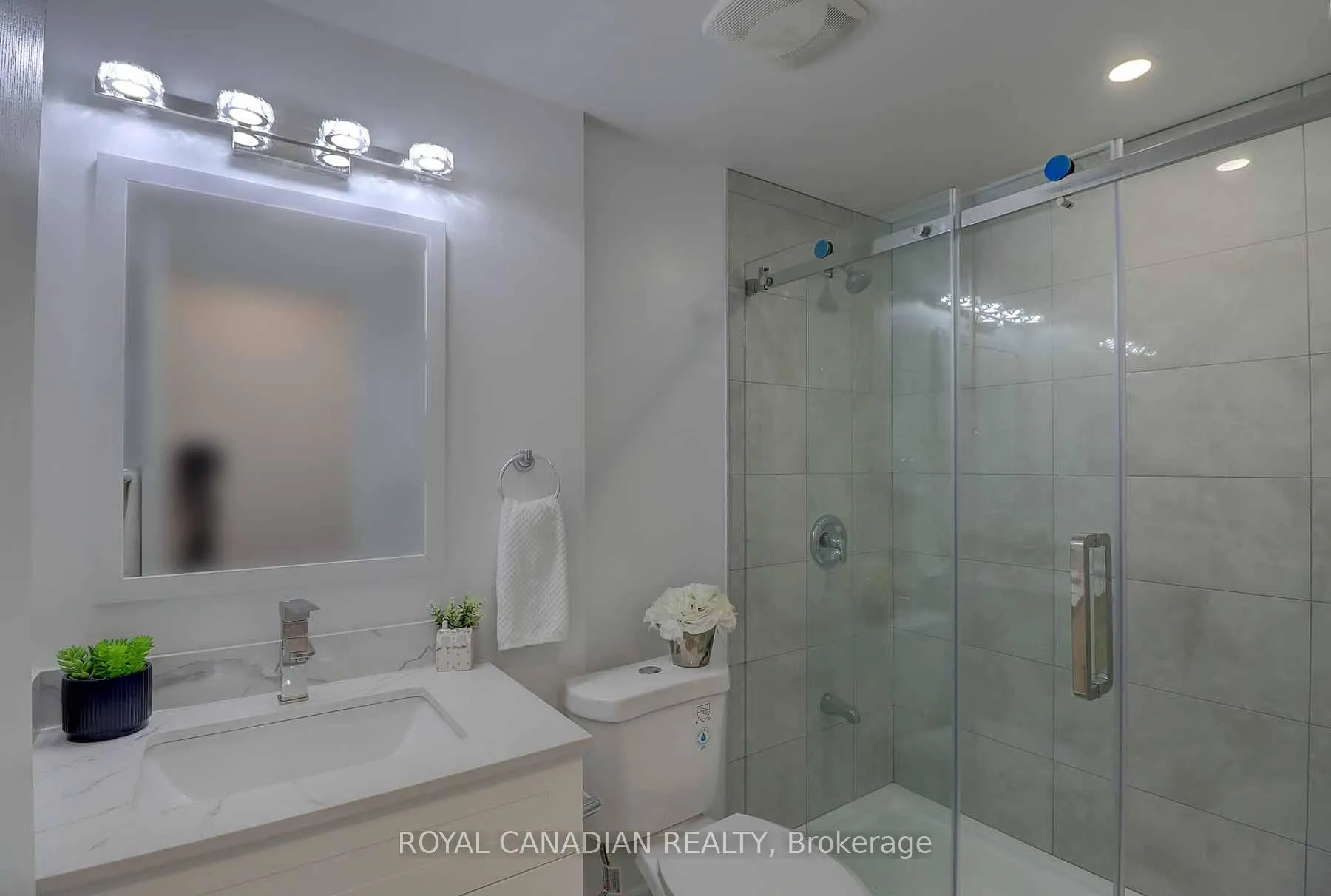 Photo 37 of 40 Doncaster Crescent, Clarington, Newcastle — HOMEH