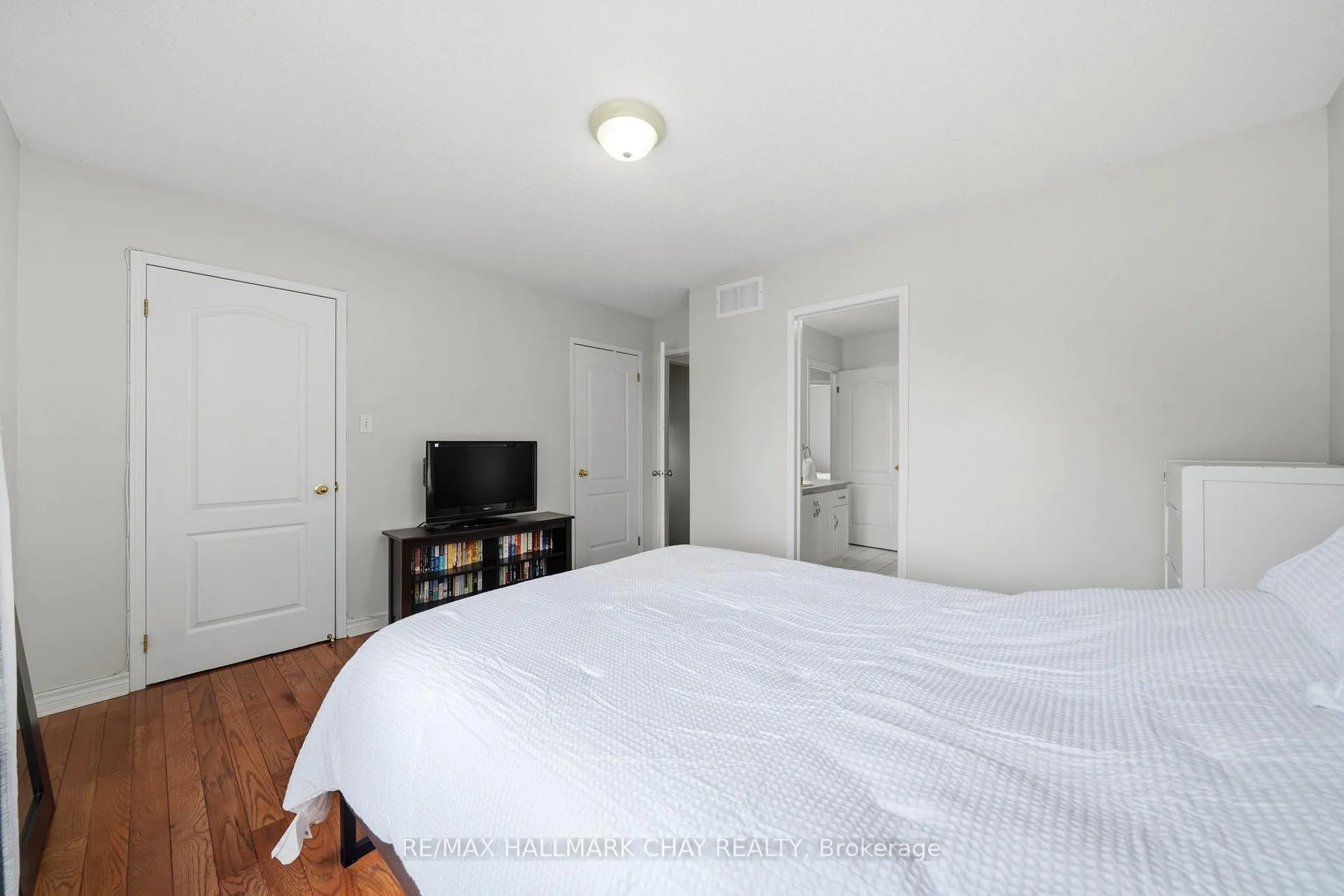 Photo 25 of 10 Parkside Crescent, Essa, Angus — HOMEH