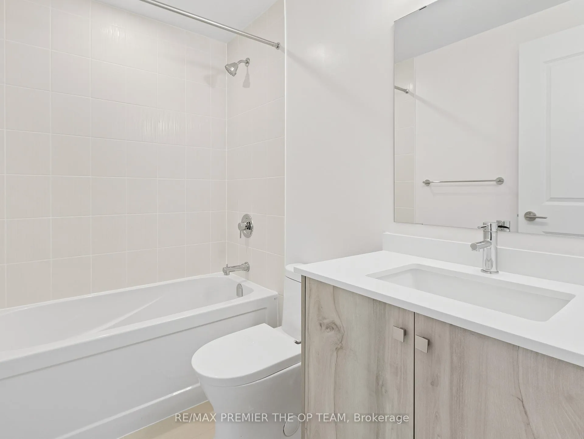 Photo 2 of Unit 817, 10 Gatineau Drive, Vaughan, Beverley Glen — HOMEH