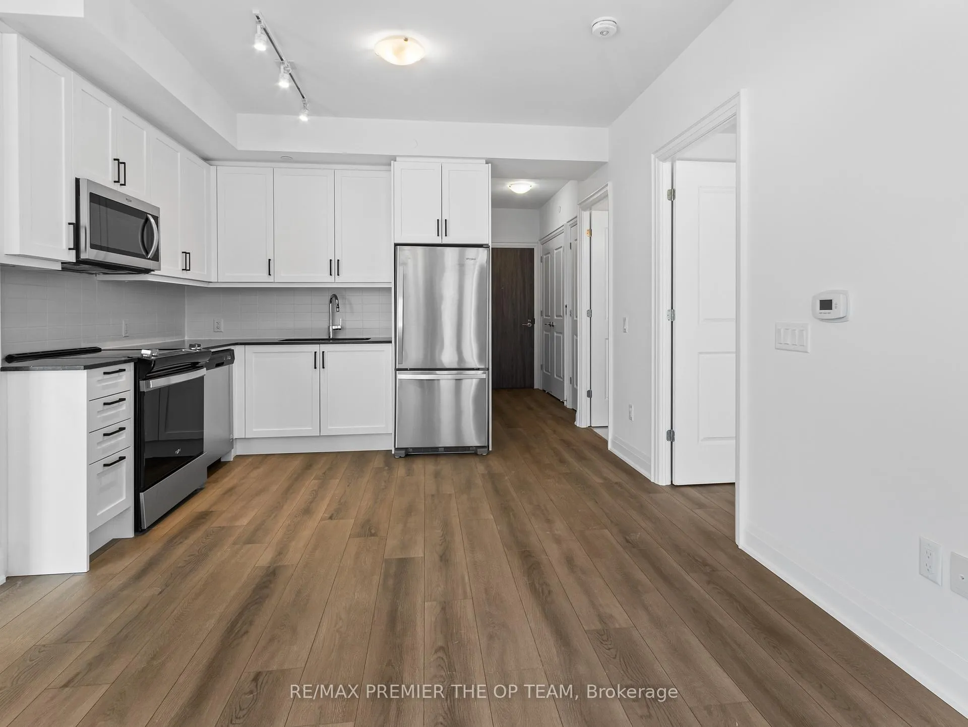 Photo 4 of Unit 817, 10 Gatineau Drive, Vaughan, Beverley Glen — HOMEH