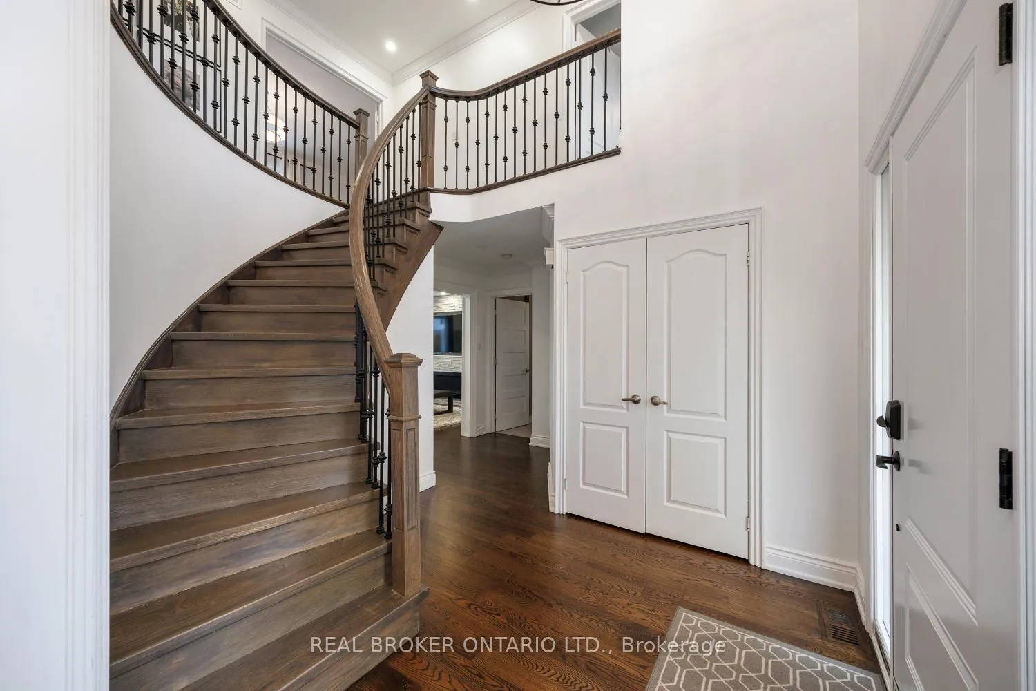 Photo 8 of 55 Mull Crescent, Clarington, Courtice — HOMEH
