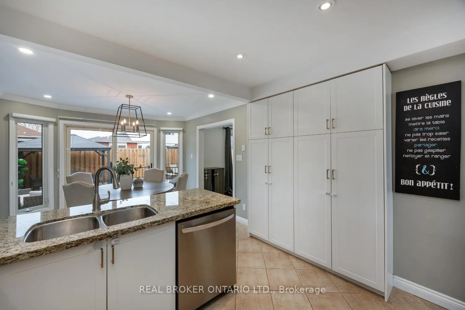 Photo 13 of 55 Mull Crescent, Clarington, Courtice — HOMEH