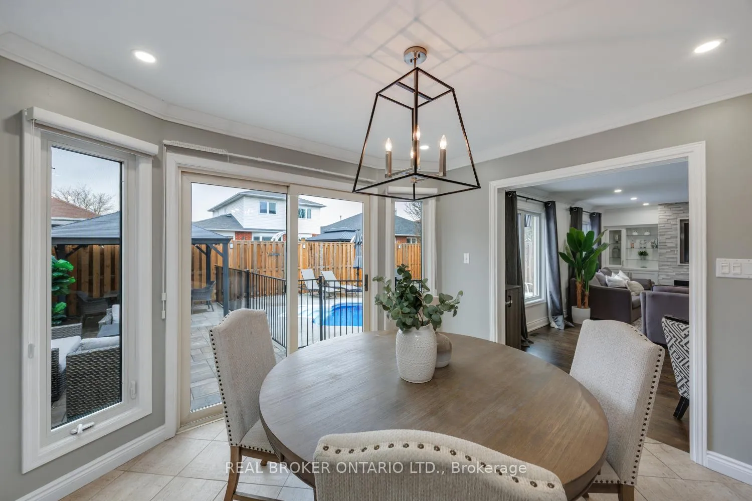 Photo 15 of 55 Mull Crescent, Clarington, Courtice — HOMEH