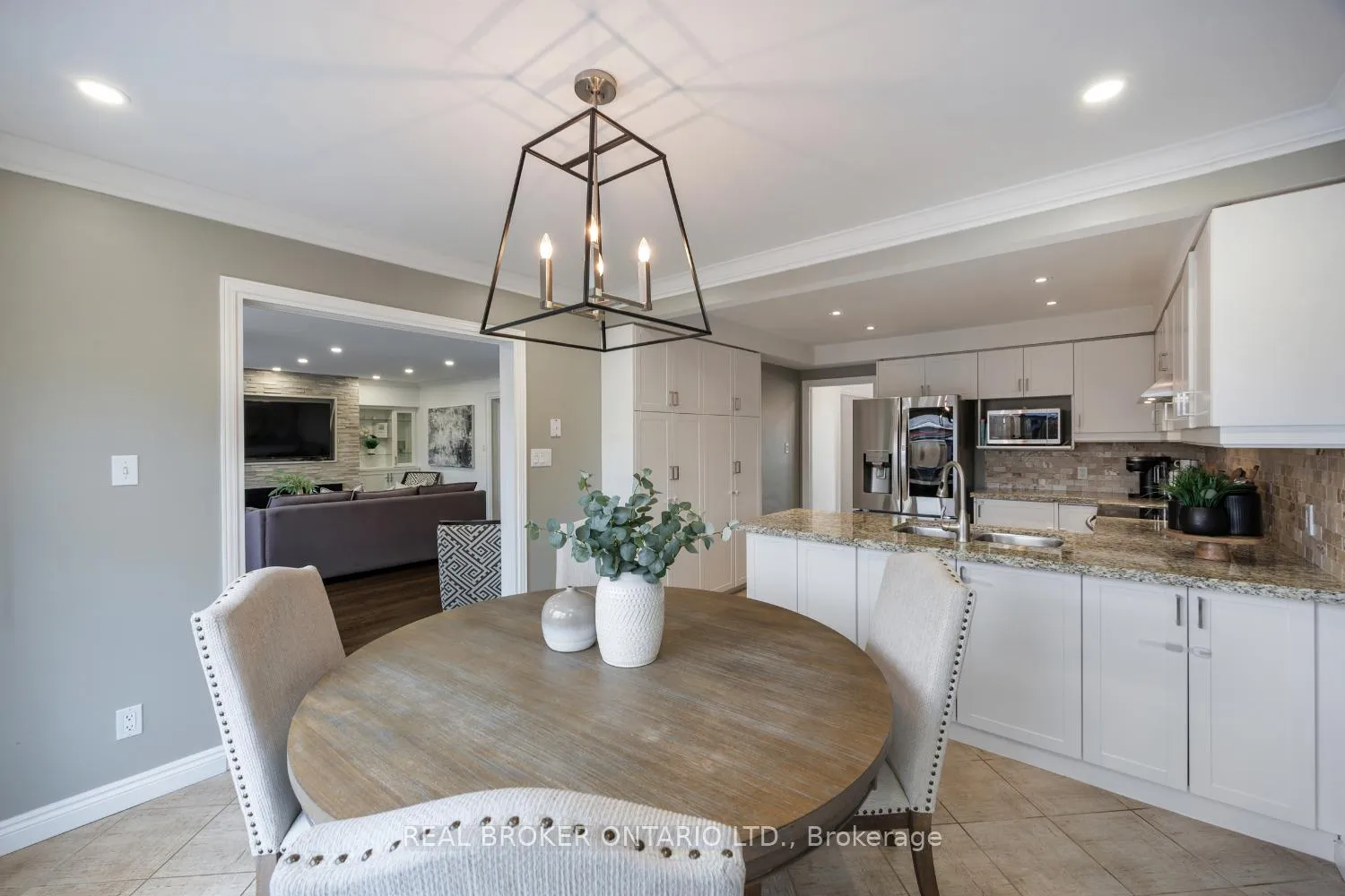 Photo 16 of 55 Mull Crescent, Clarington, Courtice — HOMEH