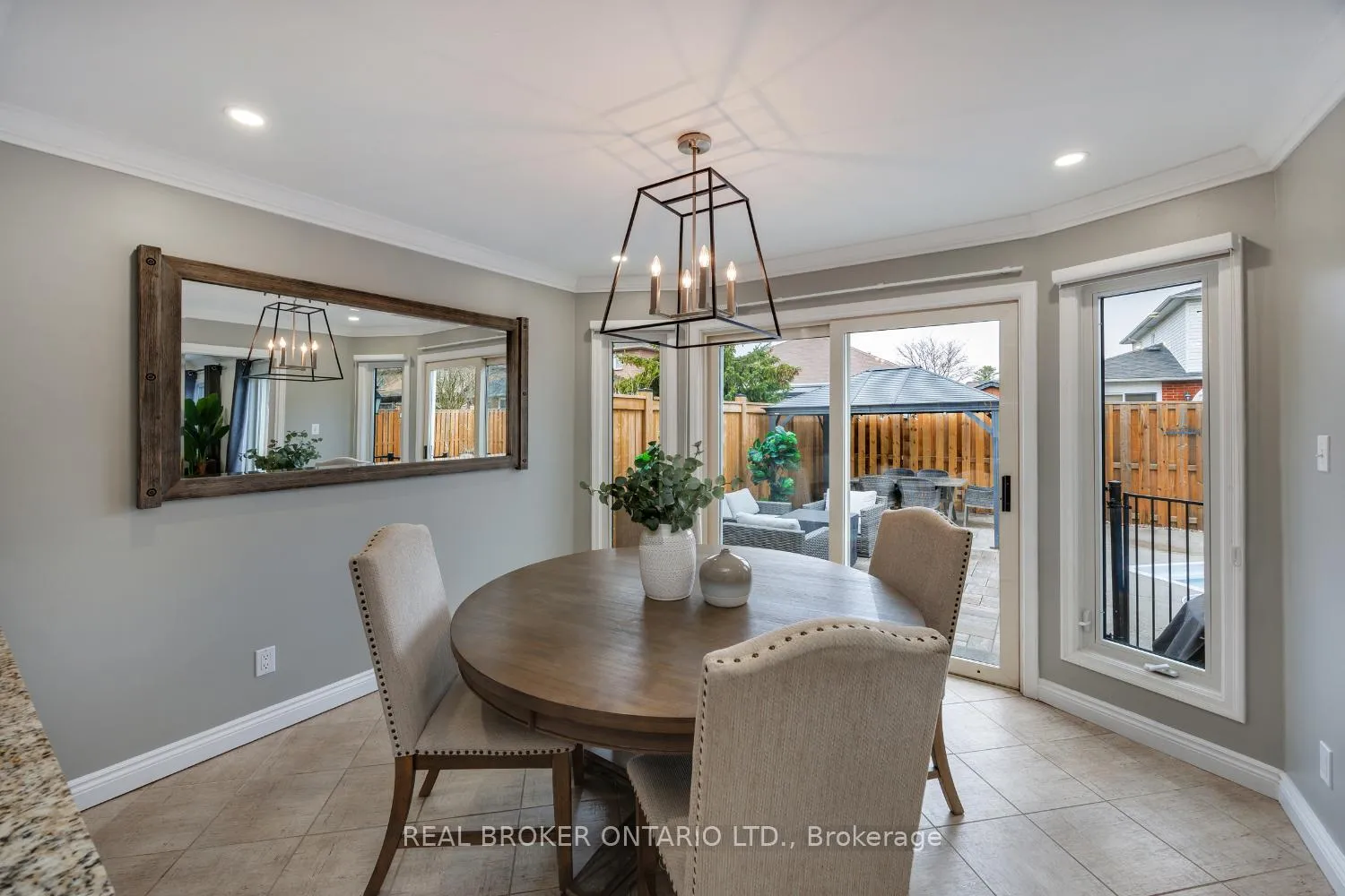 Photo 17 of 55 Mull Crescent, Clarington, Courtice — HOMEH