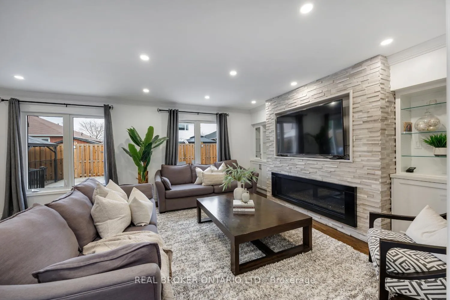 Photo 23 of 55 Mull Crescent, Clarington, Courtice — HOMEH