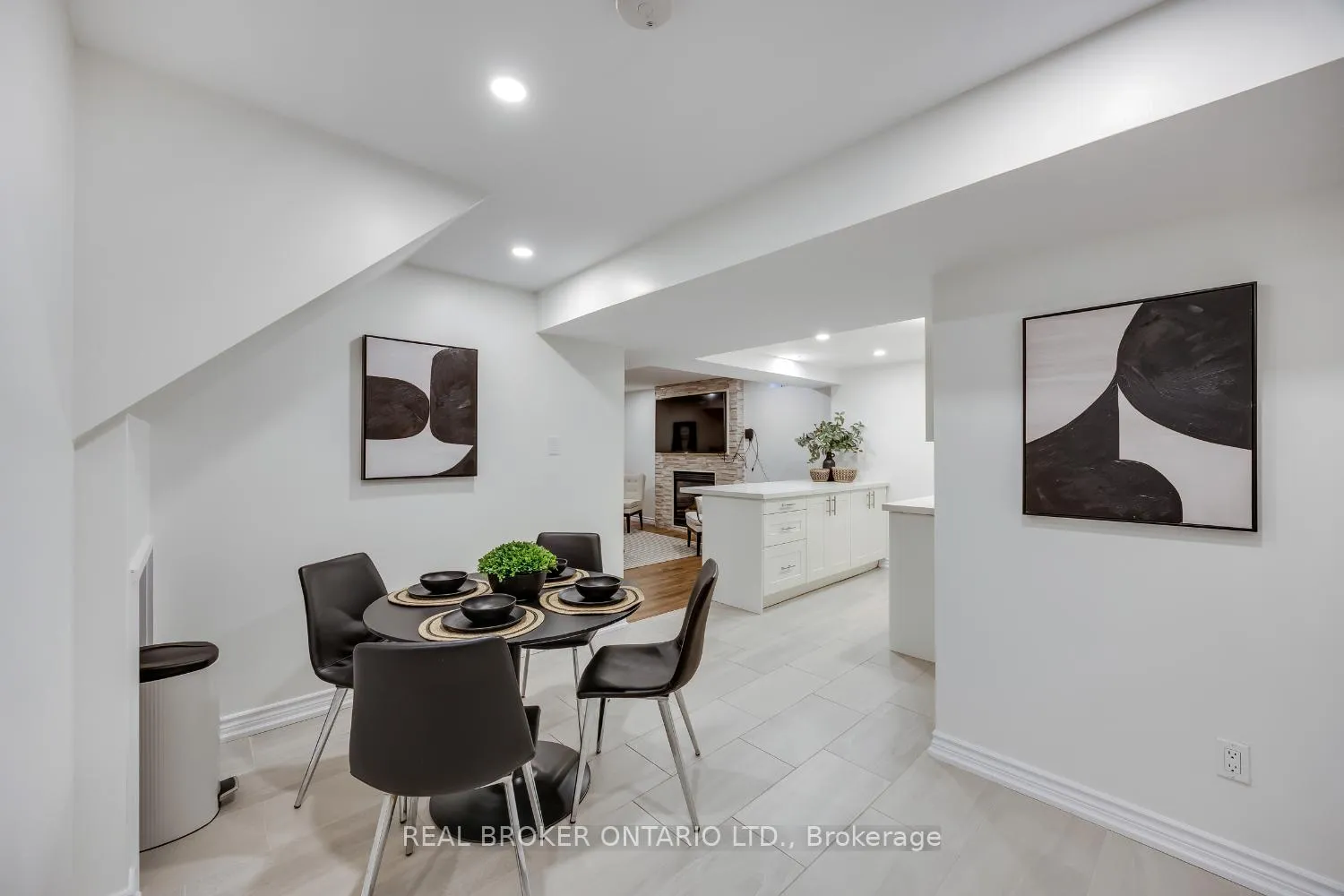Photo 34 of 55 Mull Crescent, Clarington, Courtice — HOMEH