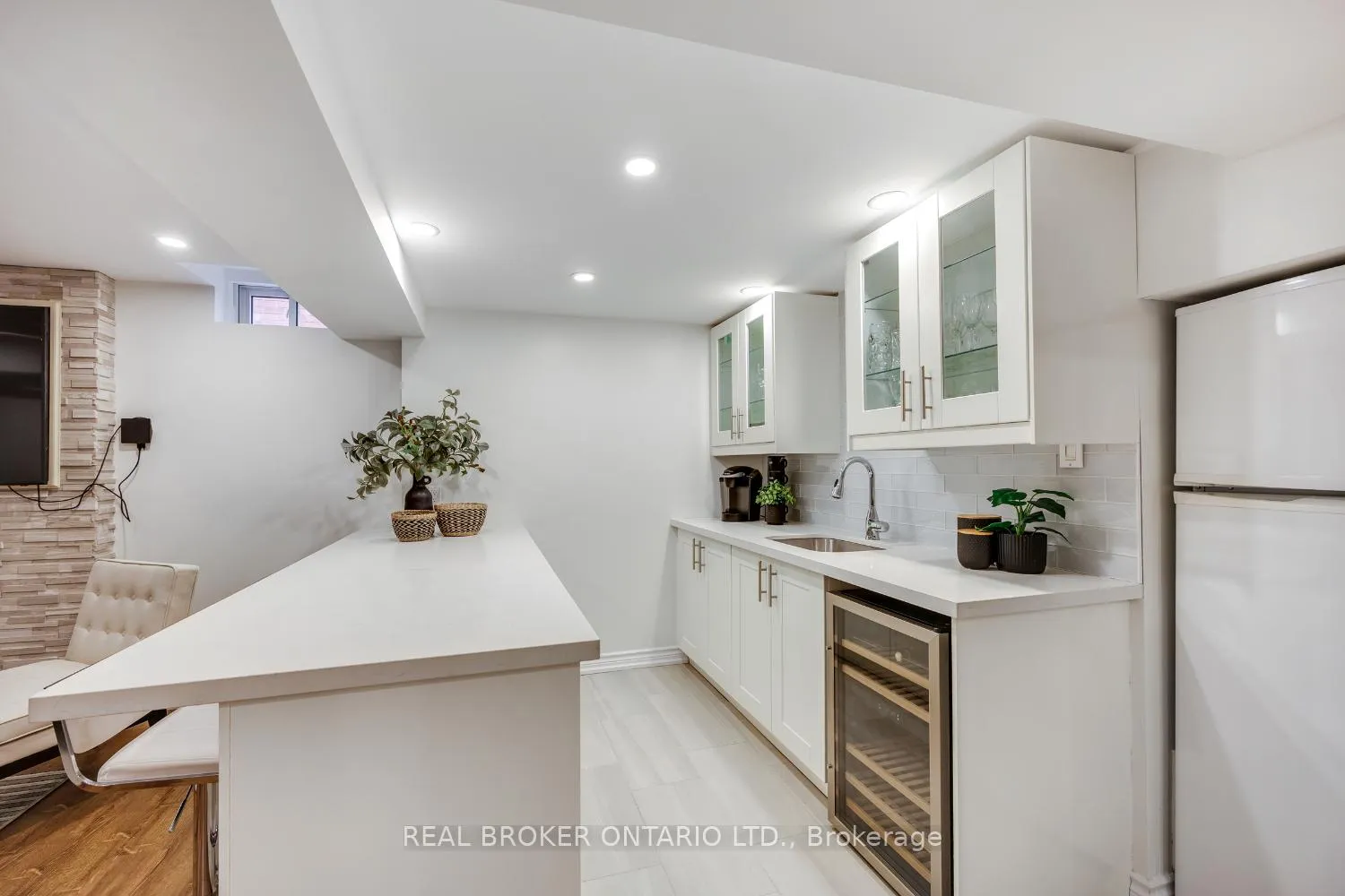 Photo 36 of 55 Mull Crescent, Clarington, Courtice — HOMEH