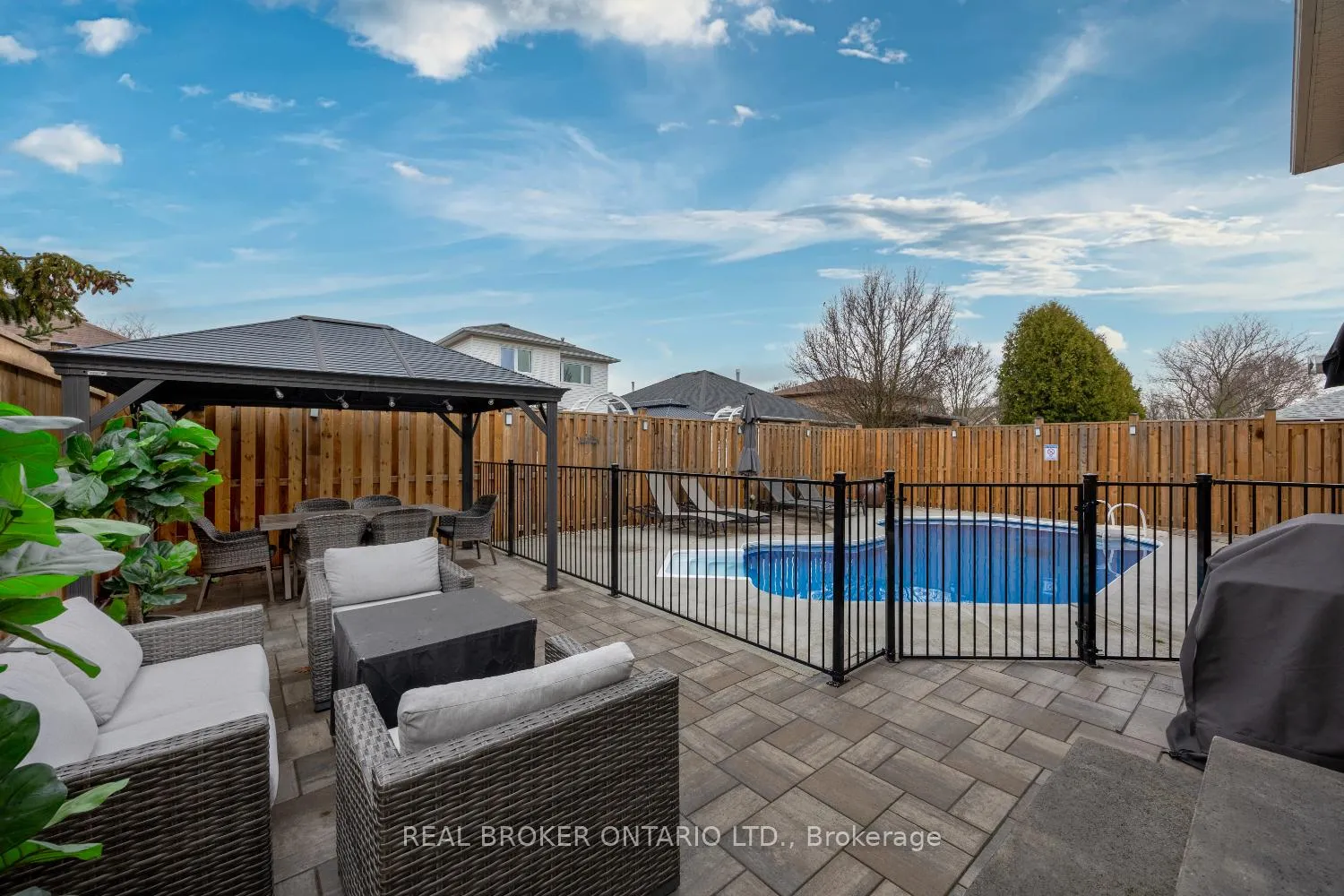 Photo 43 of 55 Mull Crescent, Clarington, Courtice — HOMEH