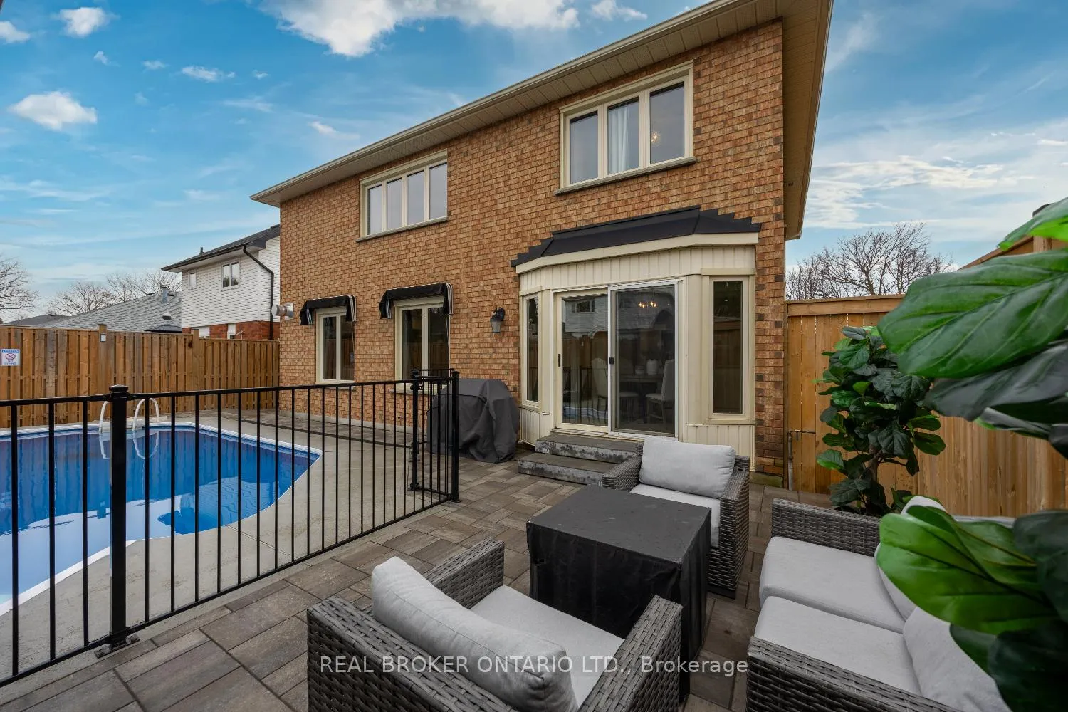 Photo 44 of 55 Mull Crescent, Clarington, Courtice — HOMEH