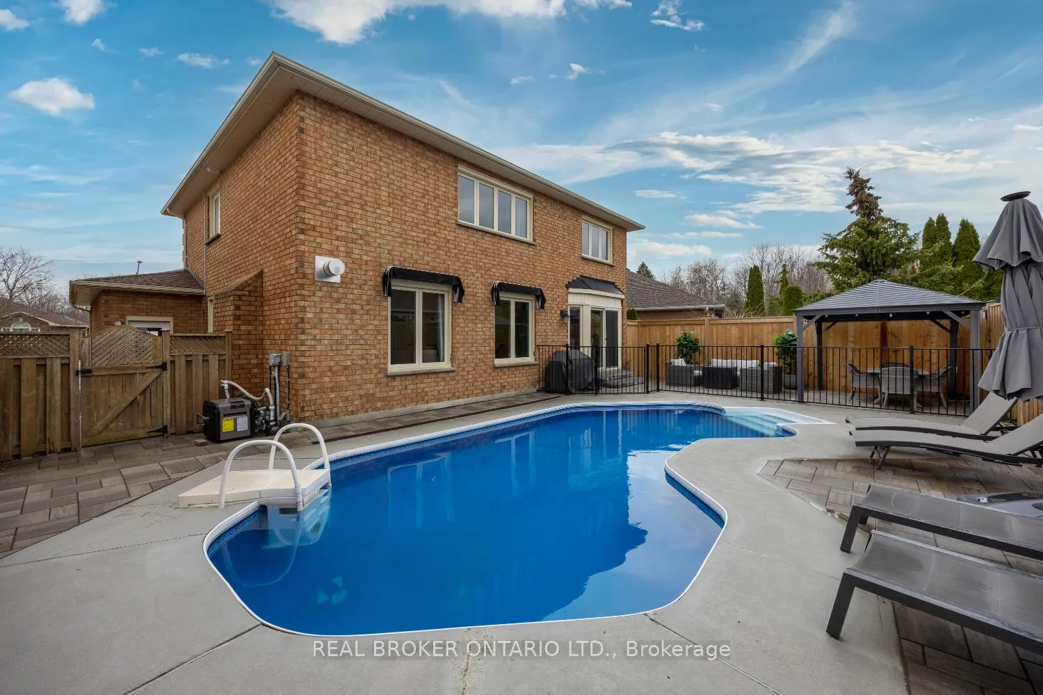 Photo 46 of 55 Mull Crescent, Clarington, Courtice — HOMEH