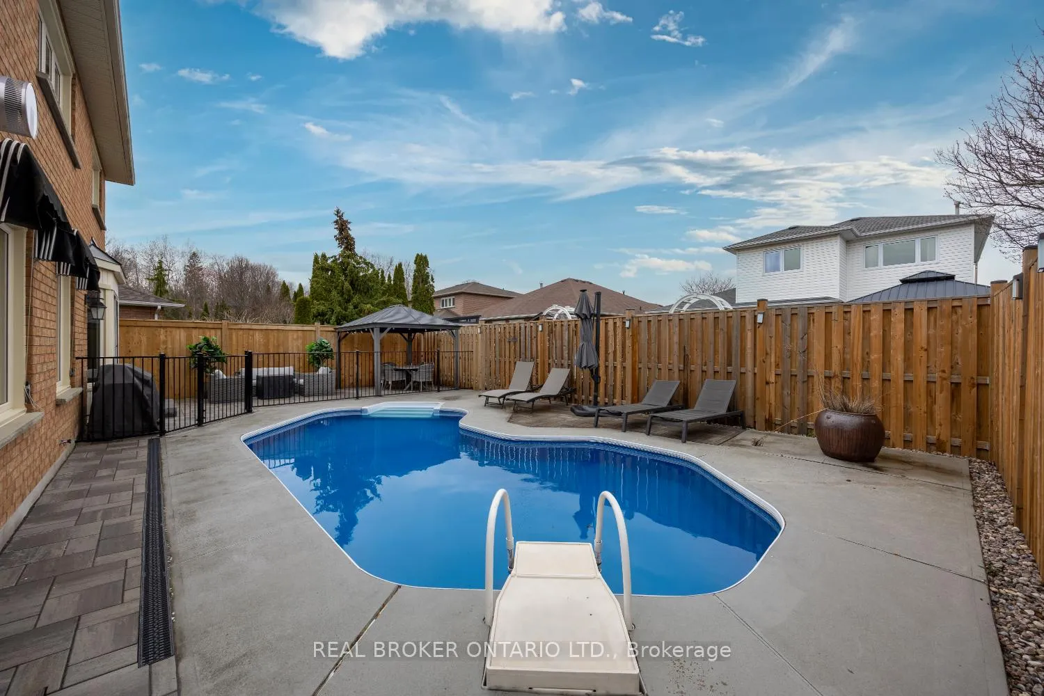 Photo 47 of 55 Mull Crescent, Clarington, Courtice — HOMEH