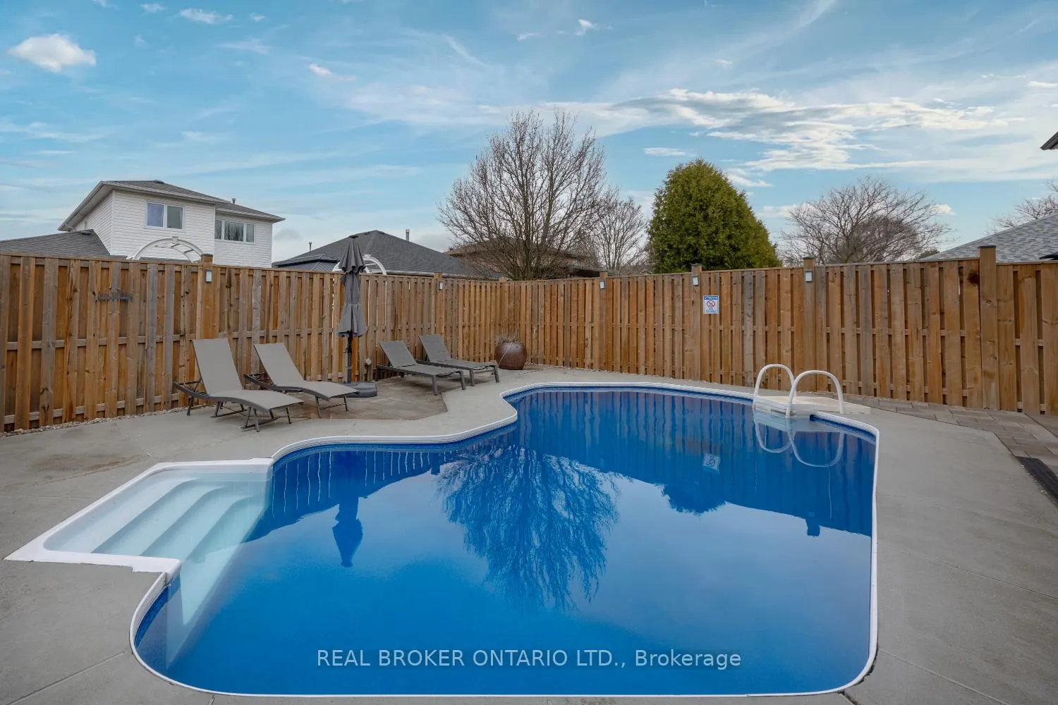 Photo 48 of 55 Mull Crescent, Clarington, Courtice — HOMEH