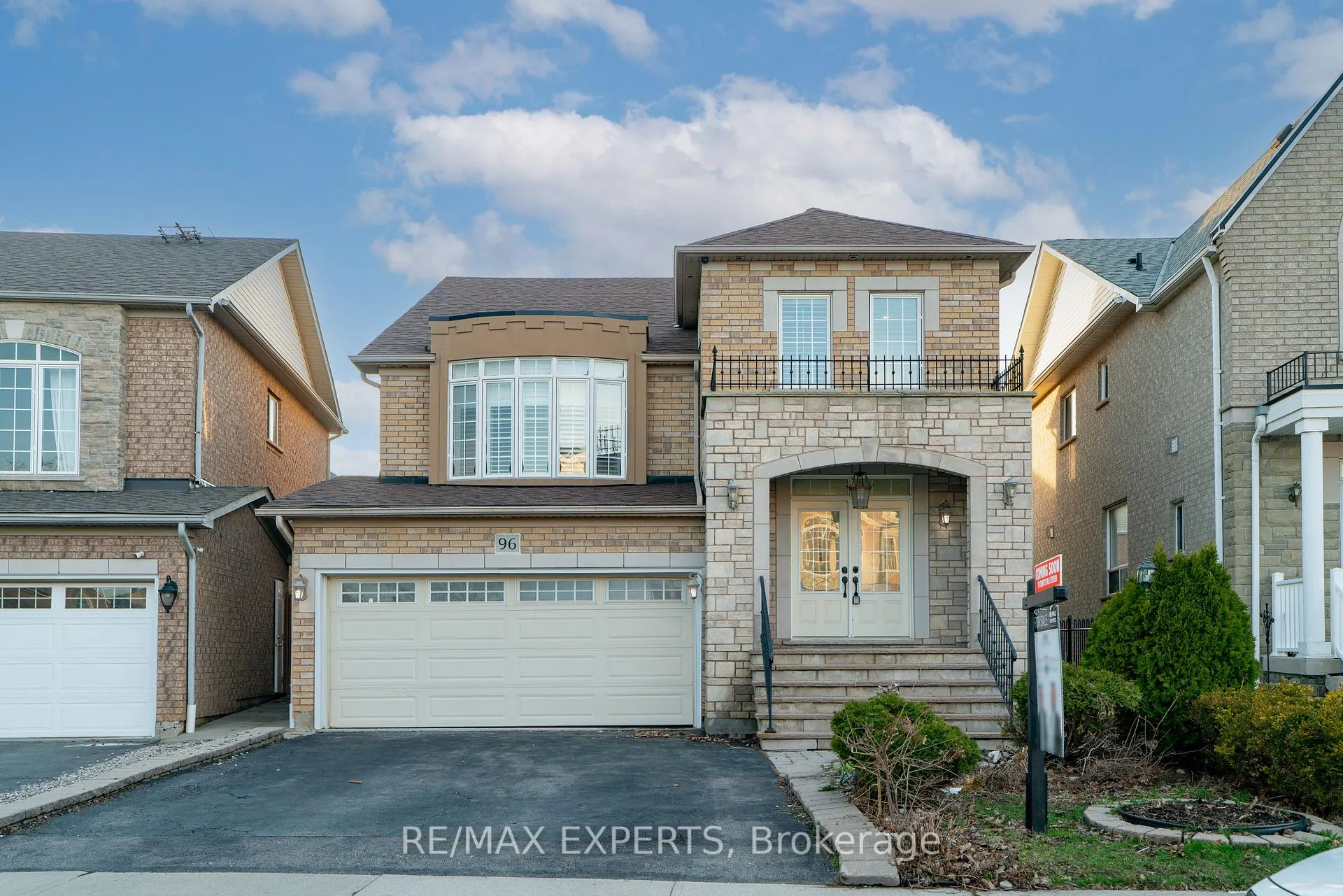 Photo 2 of 96 Sedgewick Circle, Brampton, Fletcher's Meadow — HOMEH