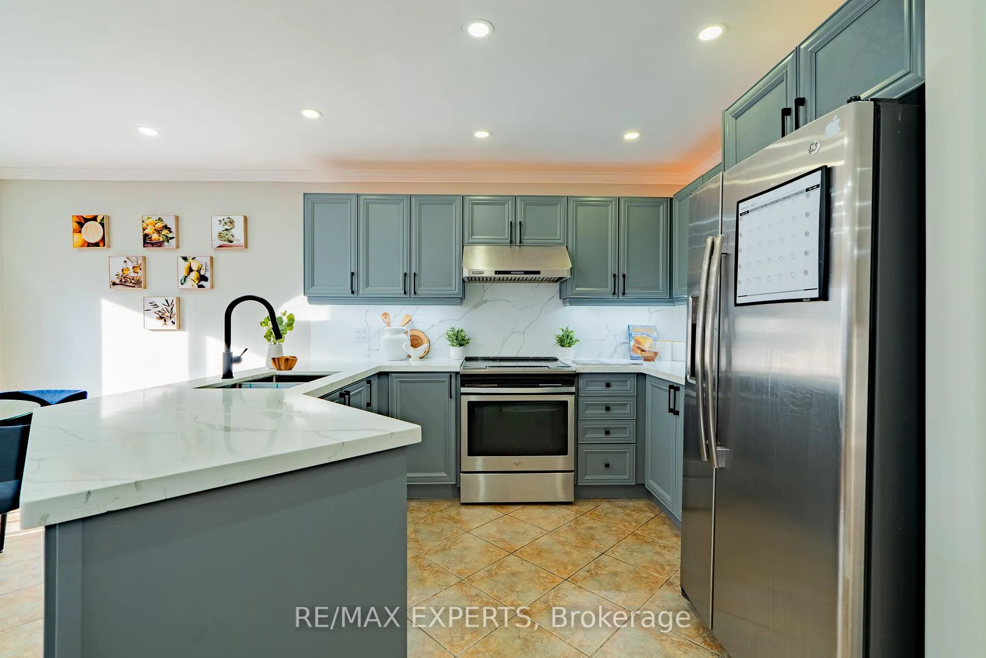 Photo 13 of 96 Sedgewick Circle, Brampton, Fletcher's Meadow — HOMEH