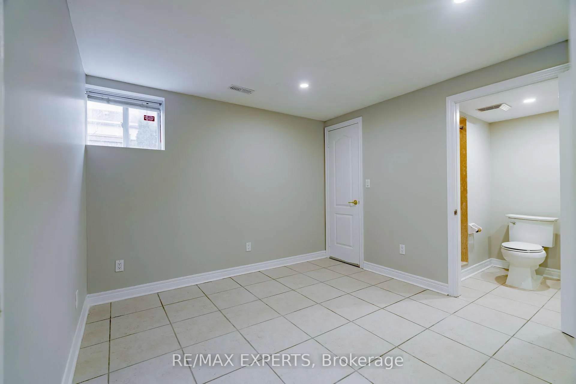 Photo 38 of 96 Sedgewick Circle, Brampton, Fletcher's Meadow — HOMEH