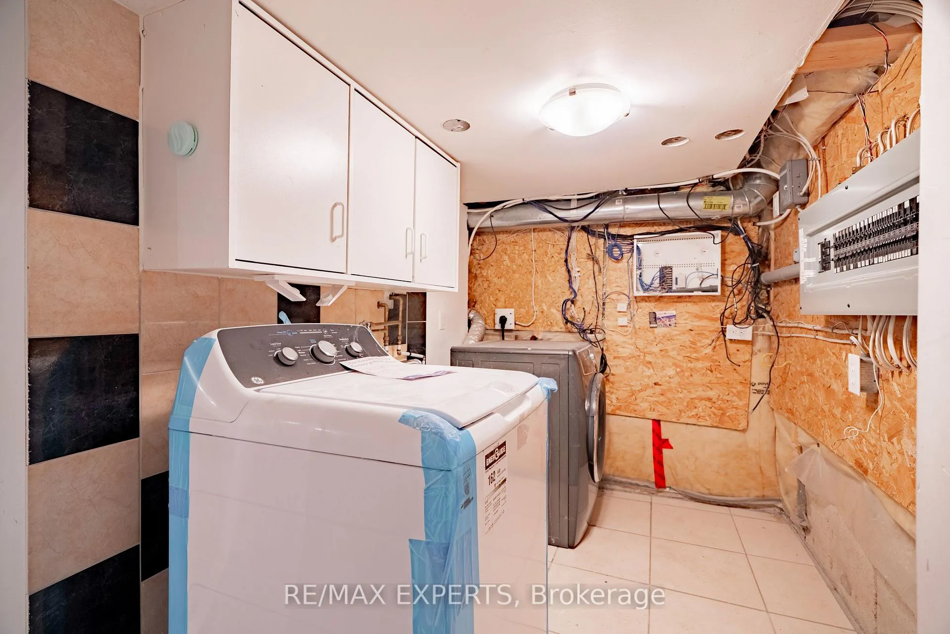 Photo 42 of 96 Sedgewick Circle, Brampton, Fletcher's Meadow — HOMEH