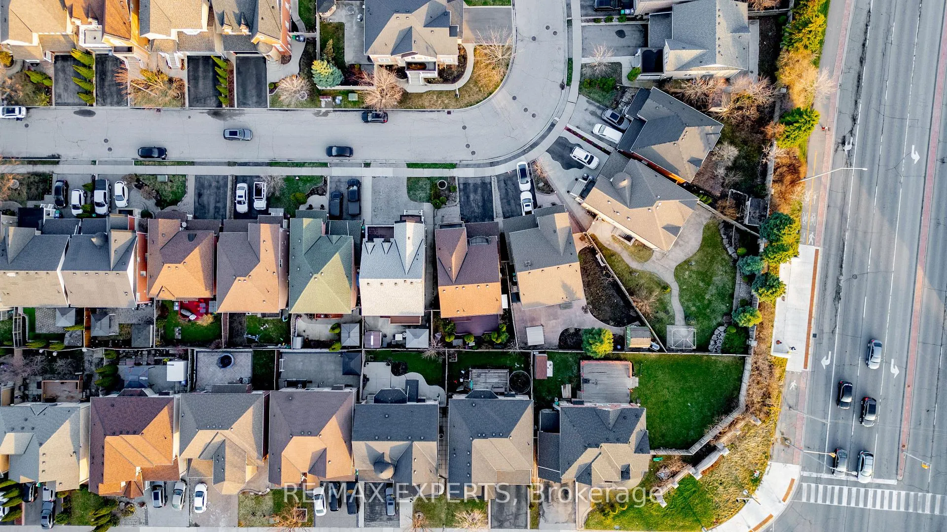 Photo 49 of 96 Sedgewick Circle, Brampton, Fletcher's Meadow — HOMEH