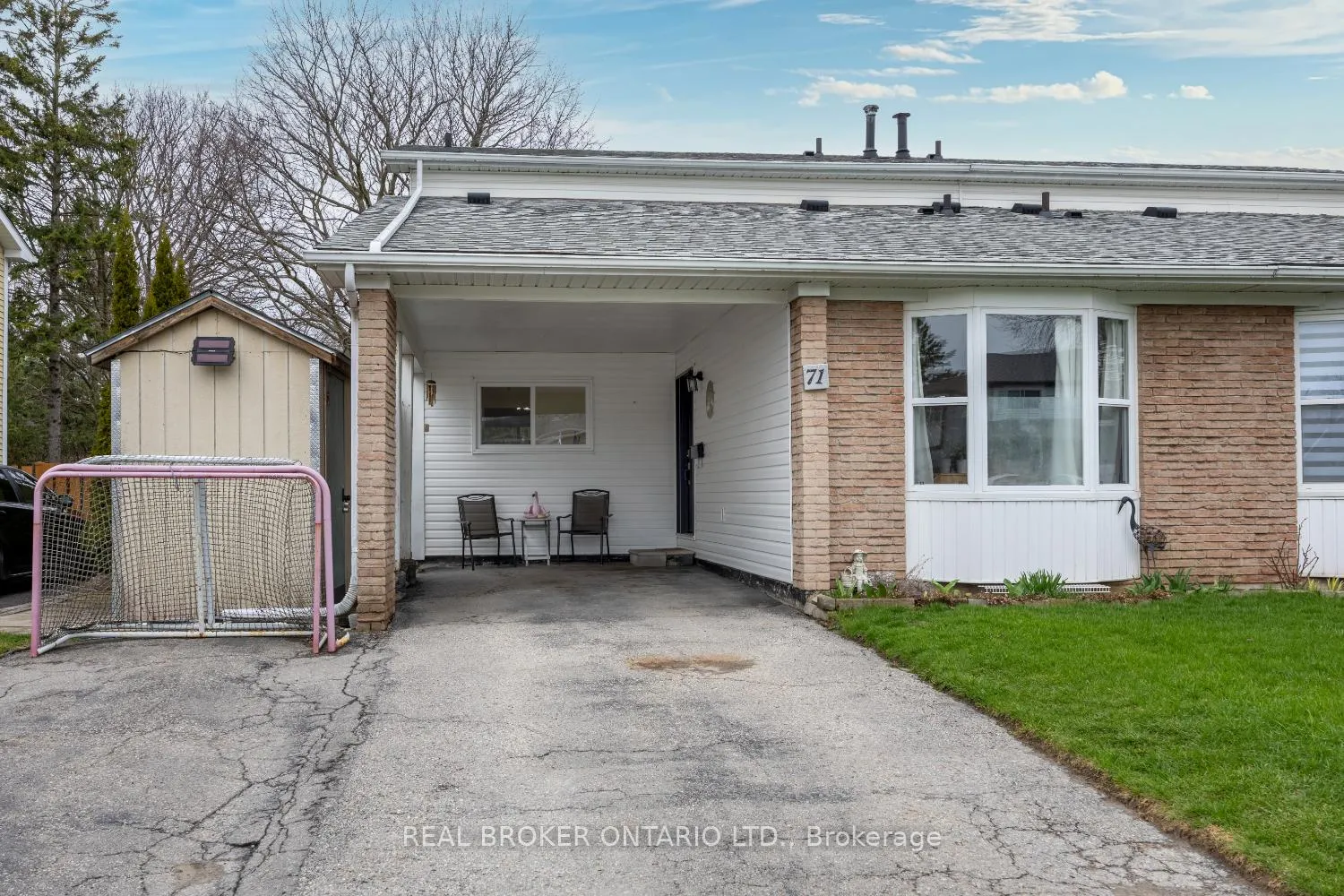 Photo 4 of 71 Roser Crescent, Clarington, Bowmanville — HOMEH