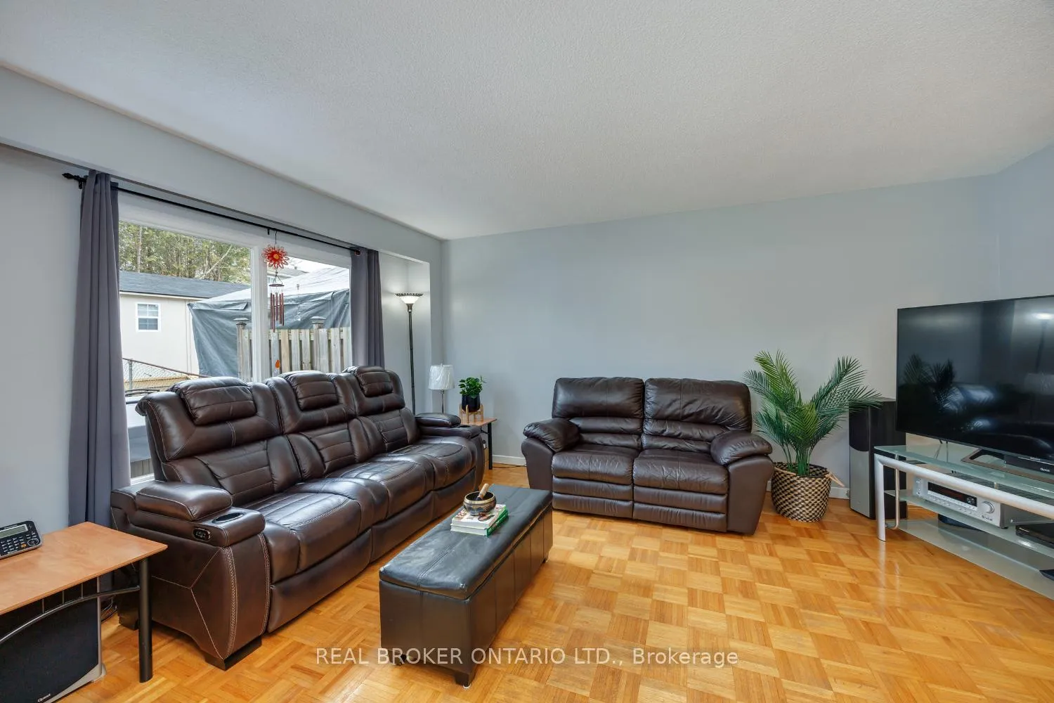 Photo 17 of 71 Roser Crescent, Clarington, Bowmanville — HOMEH