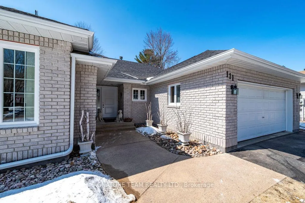 Photo 2 of 111 Thomas Street, Deep River — HOMEH