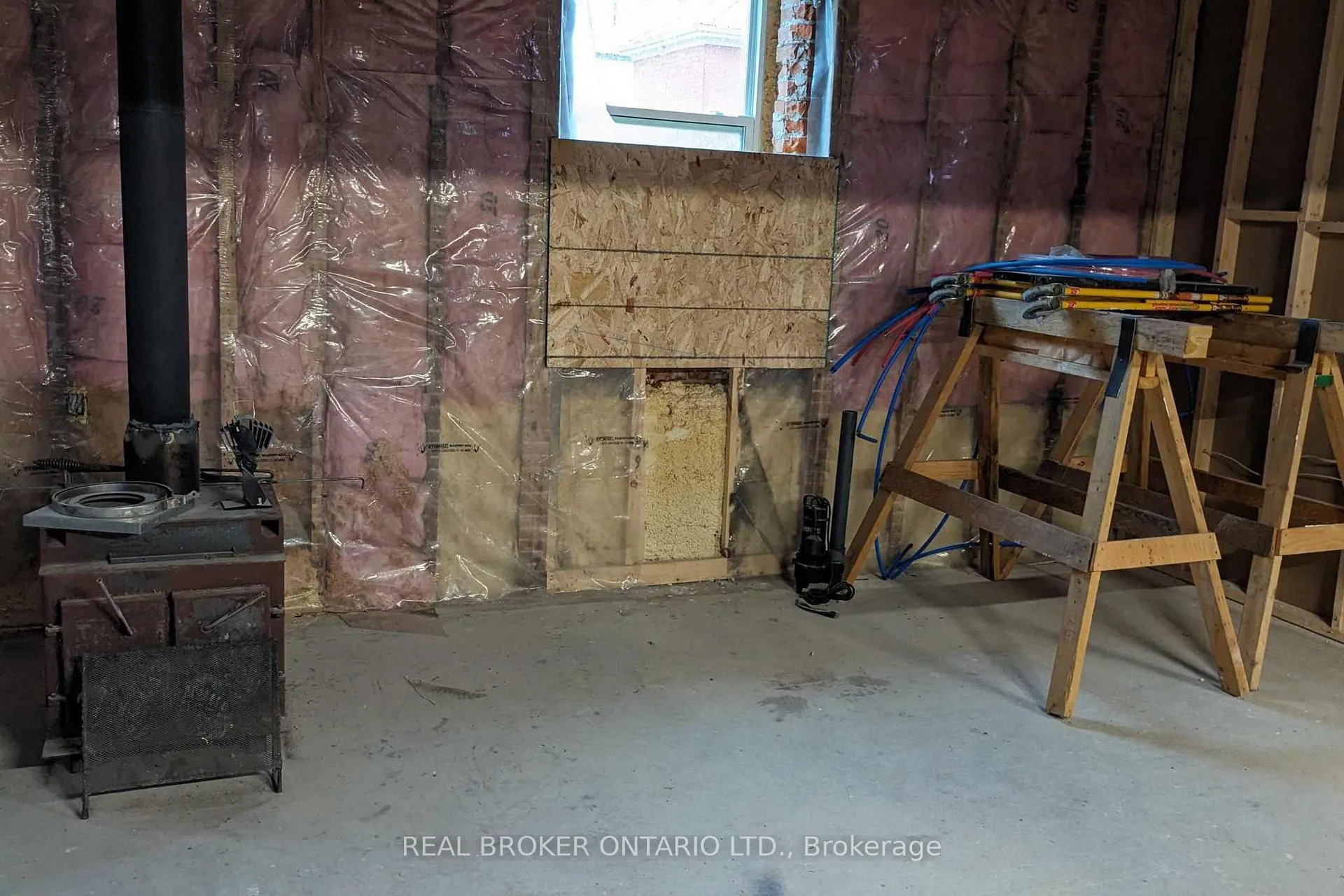 Photo 12 of 2048 Albert Street S, Howick — HOMEH
