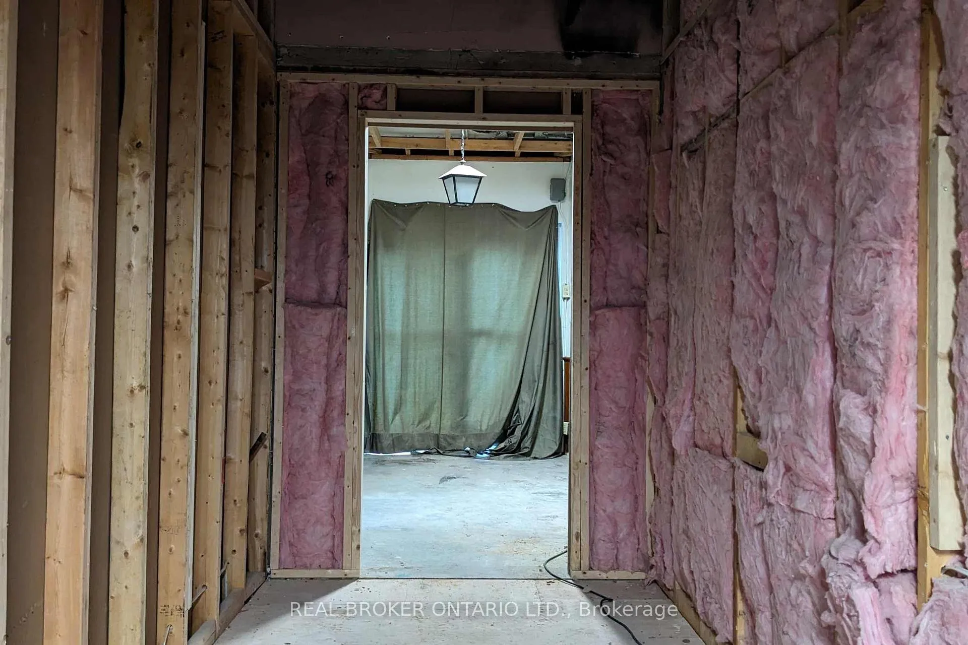 Photo 15 of 2048 Albert Street S, Howick — HOMEH